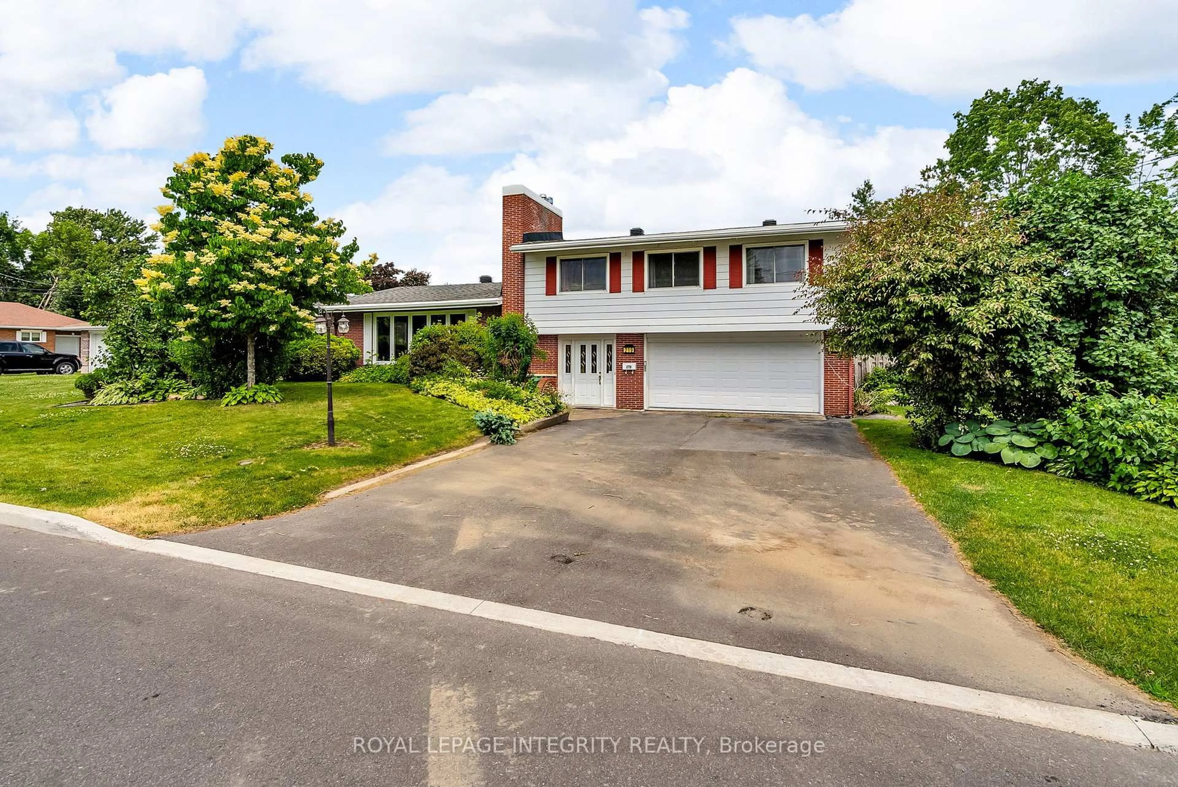A pic from outside/outdoor area/front of a property/back of a property/a pic from drone, street for 219 Pescod Ave, Cornwall Ontario K6J 2H9