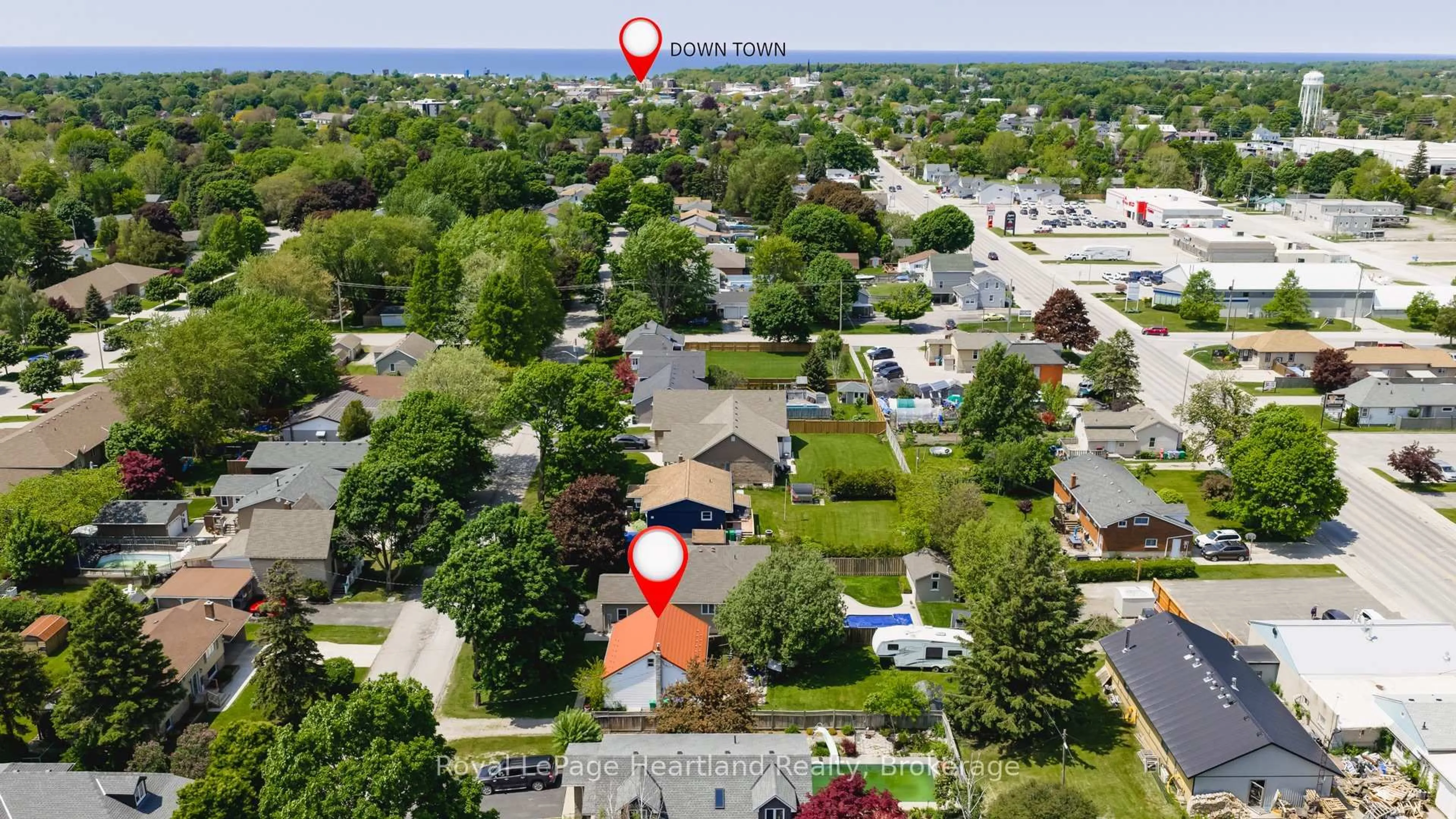 A pic from outside/outdoor area/front of a property/back of a property/a pic from drone, street for 305 MARY St, Goderich Ontario N7A 3B3