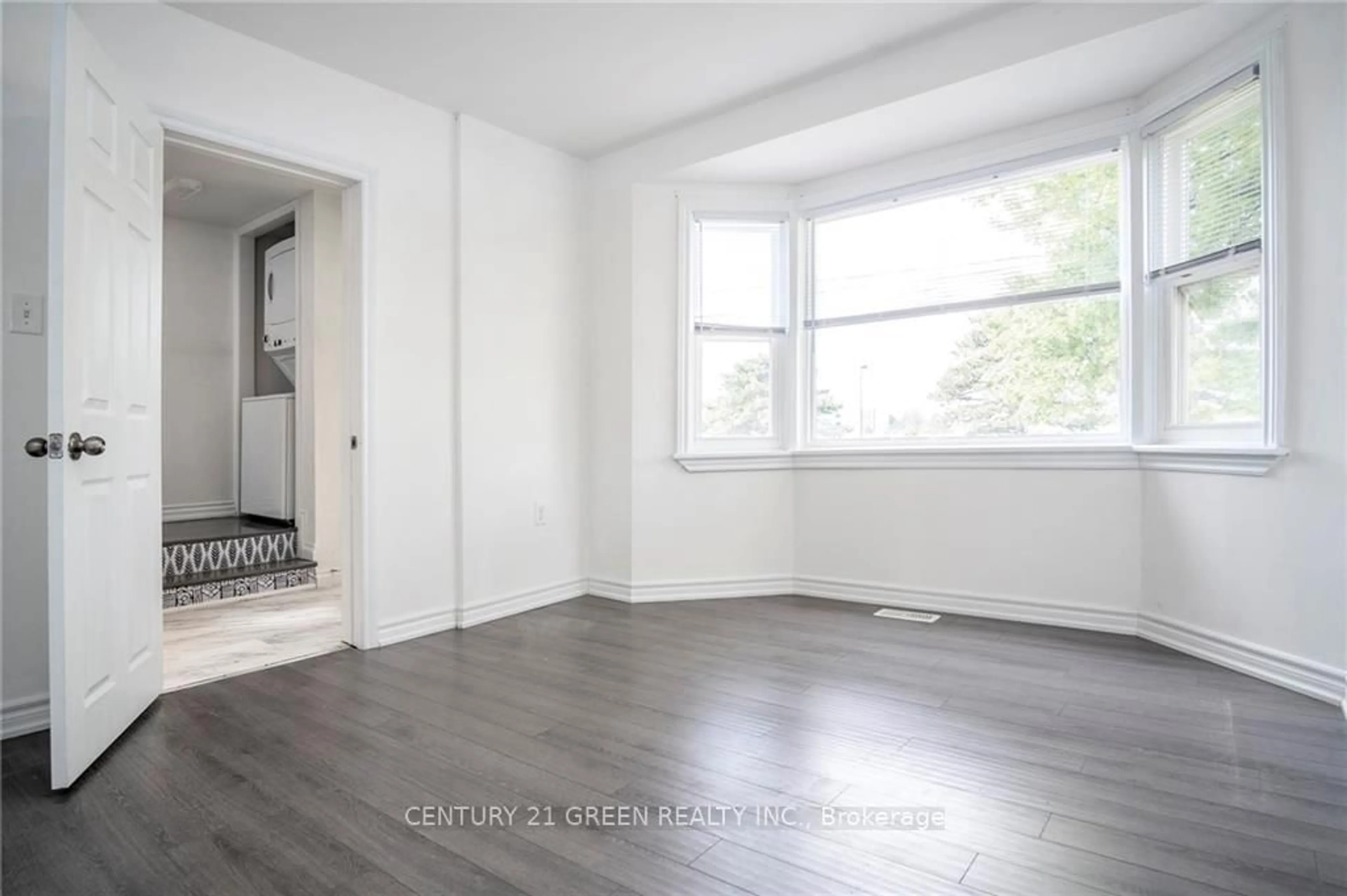 A pic of a room for 87 West 5th St, Hamilton Ontario L9C 3N5
