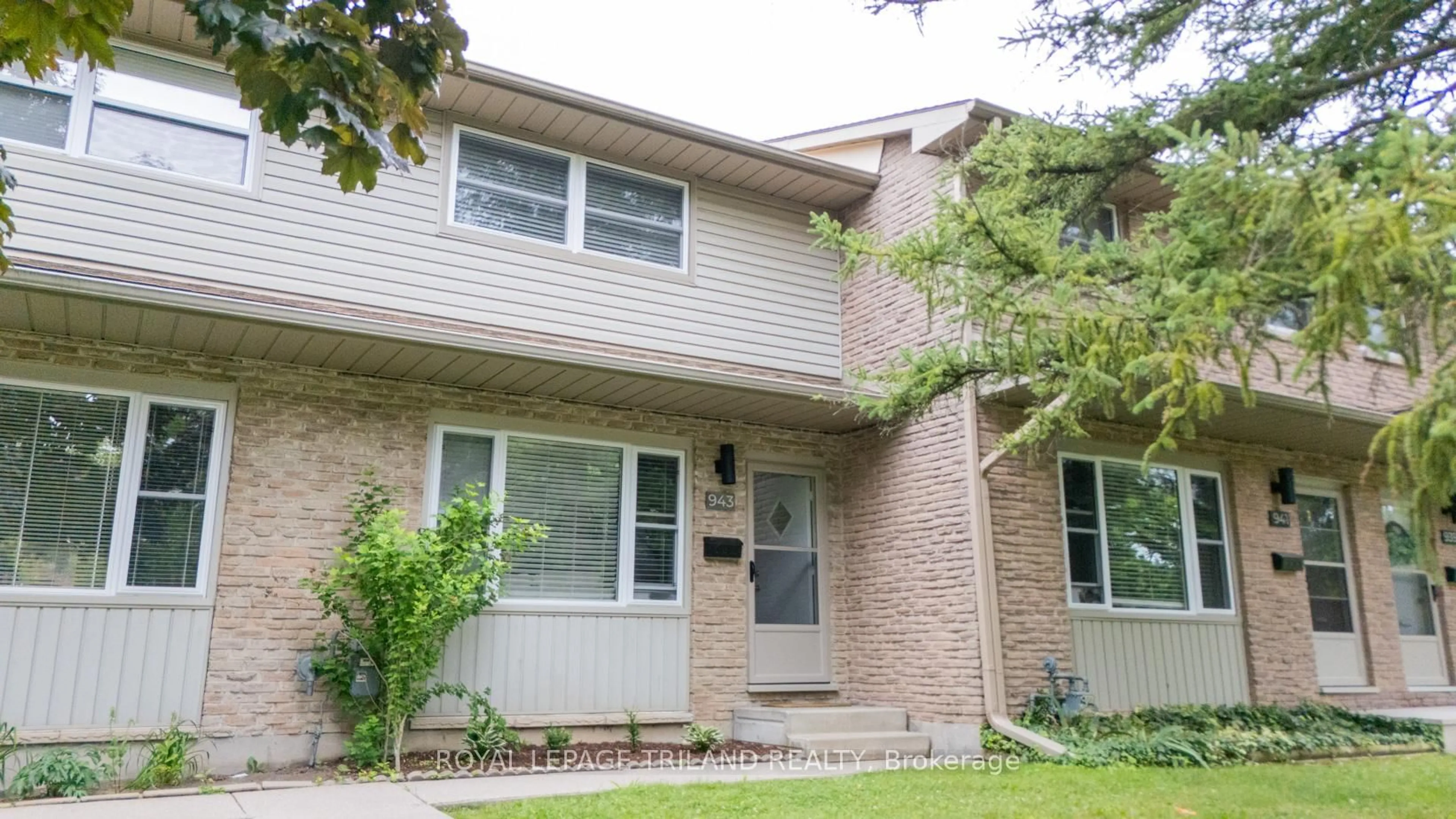 Unknown for 943 Notre Dame Dr, London South Ontario N6J 3C3