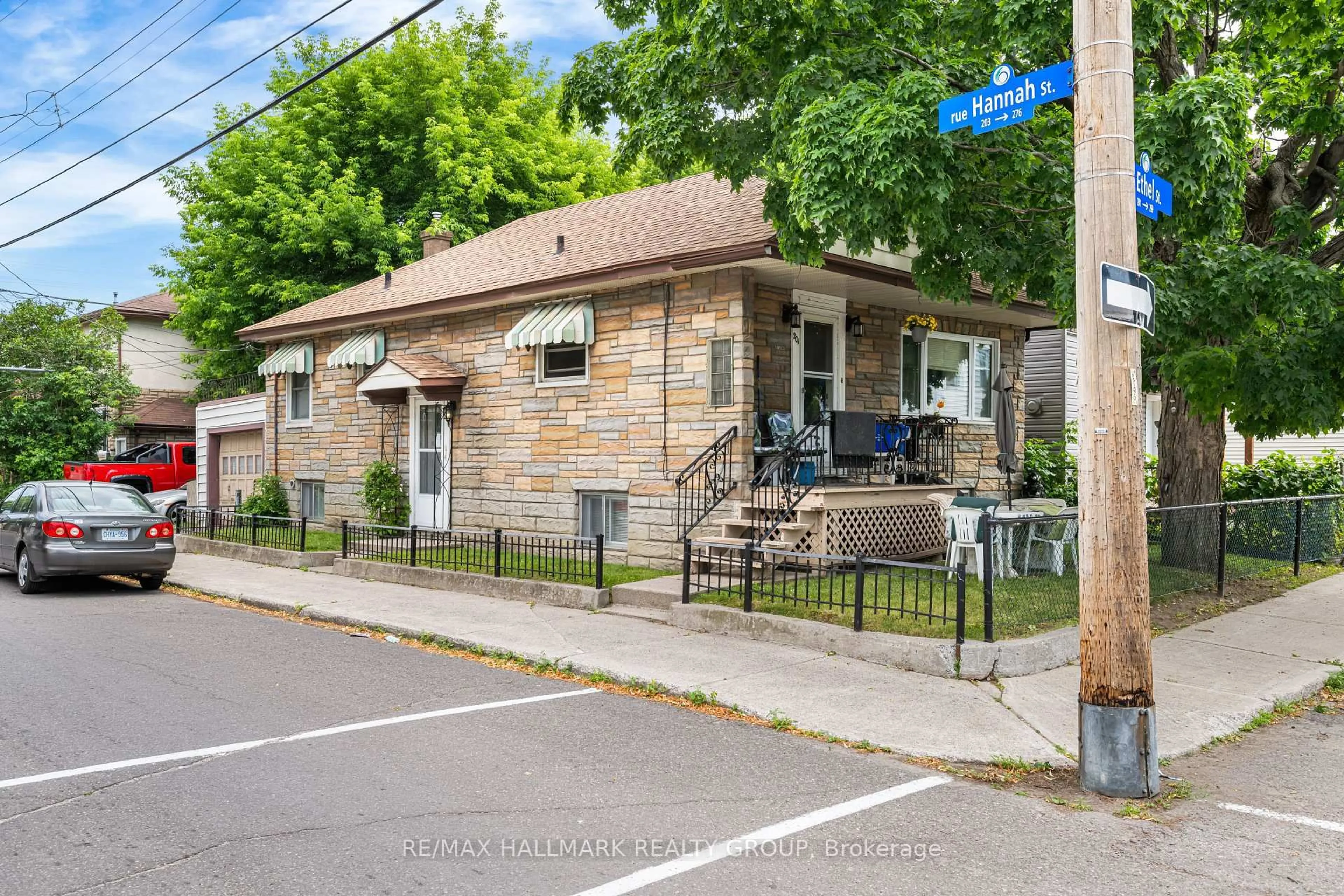 Patio, street for 201 Ethel St, Ottawa Ontario K1L 5X1