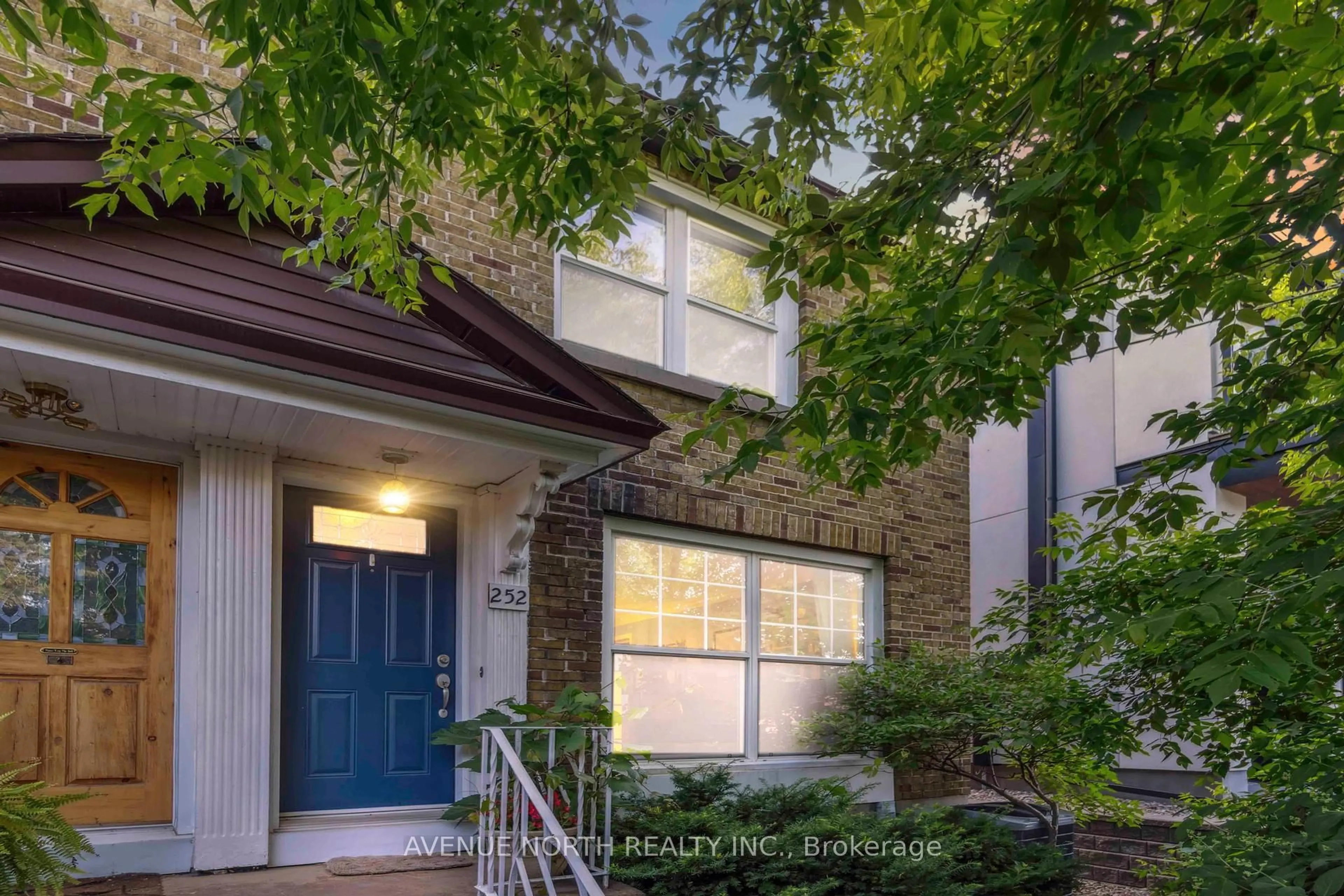 Unknown for 252 Churchill Ave, Ottawa Ontario K1Z 5B2