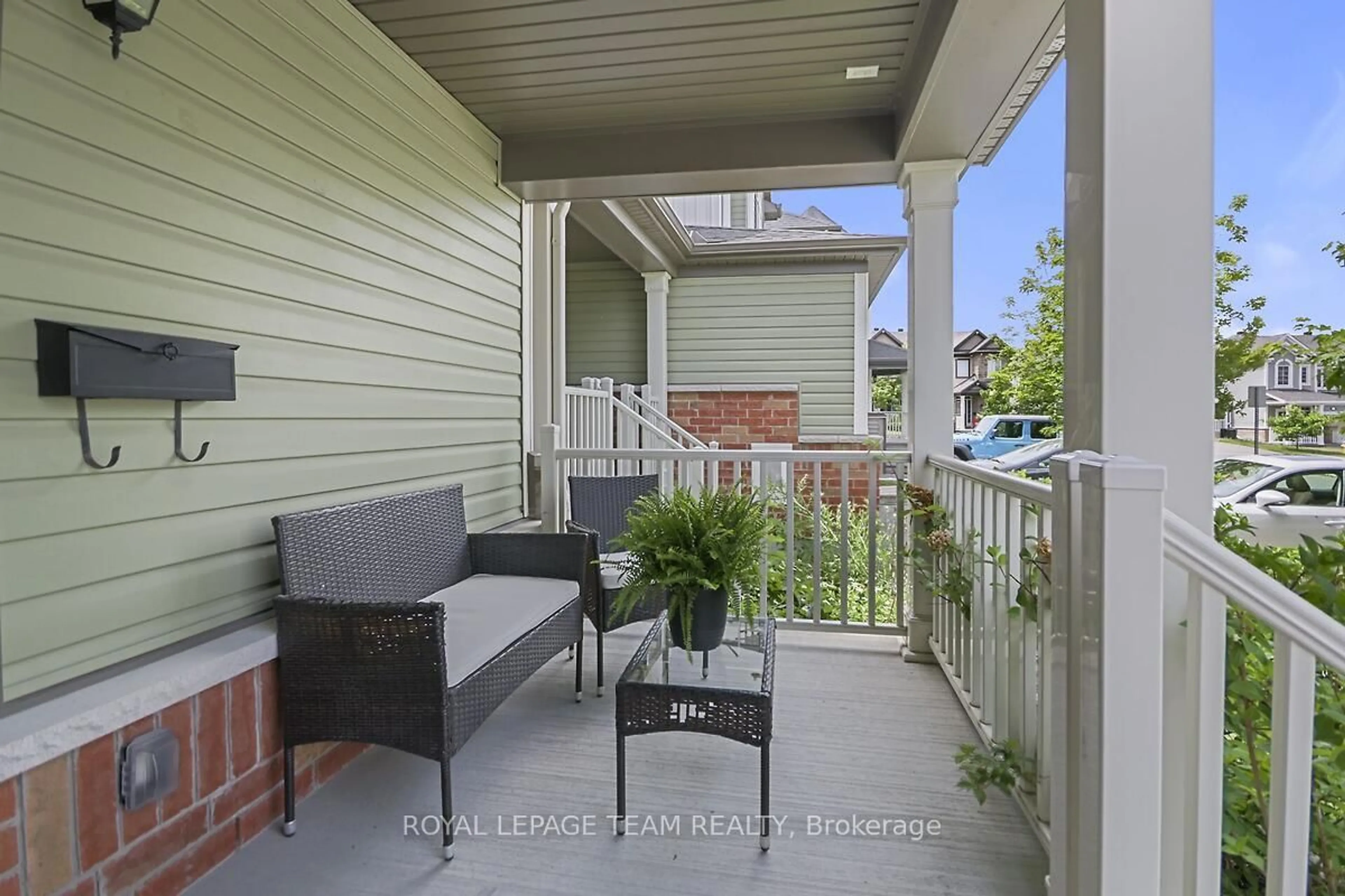 Patio, street for 340 Astelia Cres, Ottawa Ontario K2S 0W7