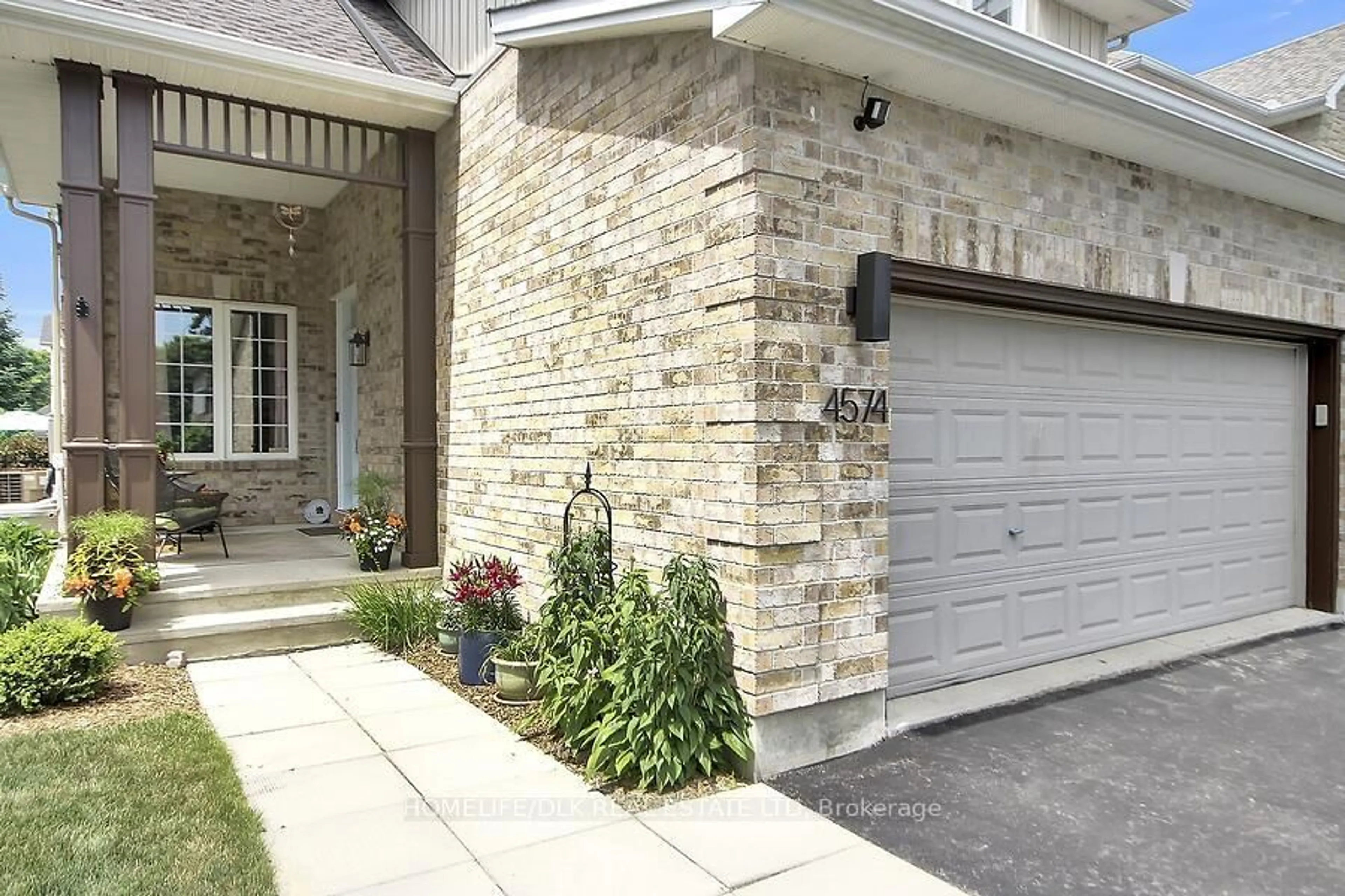 Home with brick exterior material, street for 4574 Sugar Maple Dr, Ottawa Ontario K1V 1Y4