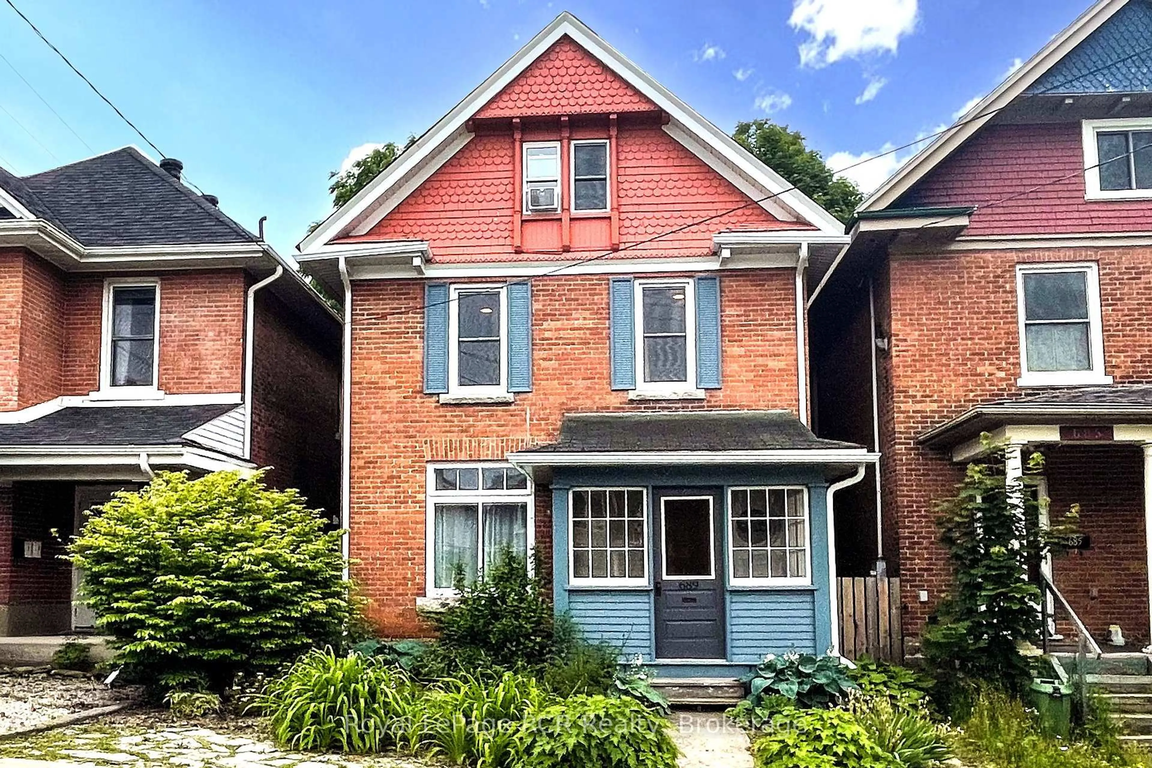 Home with brick exterior material, street for 689 8th St, Owen Sound Ontario N4K 1L7
