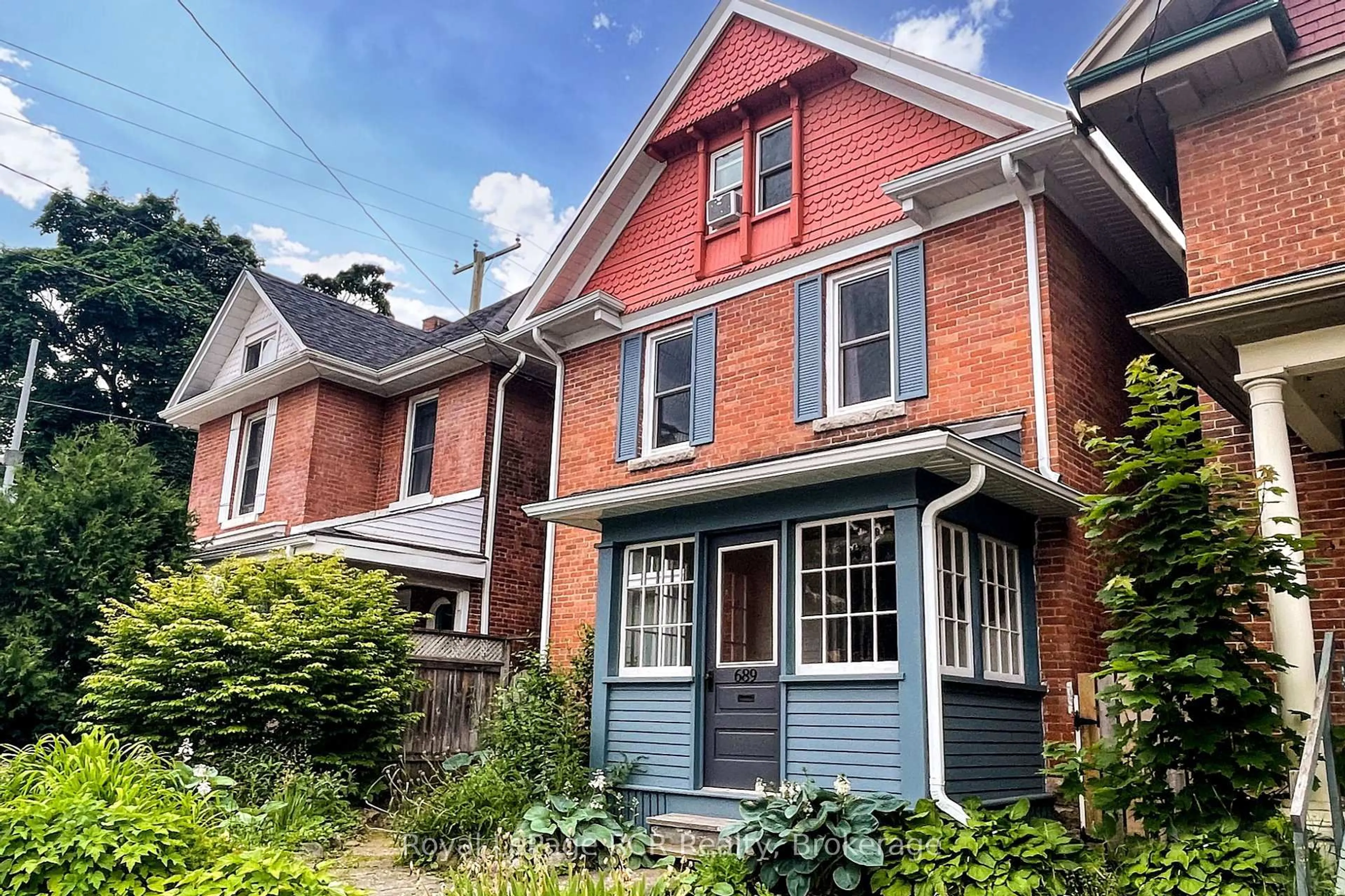 Home with brick exterior material, street for 689 8th St, Owen Sound Ontario N4K 1L7