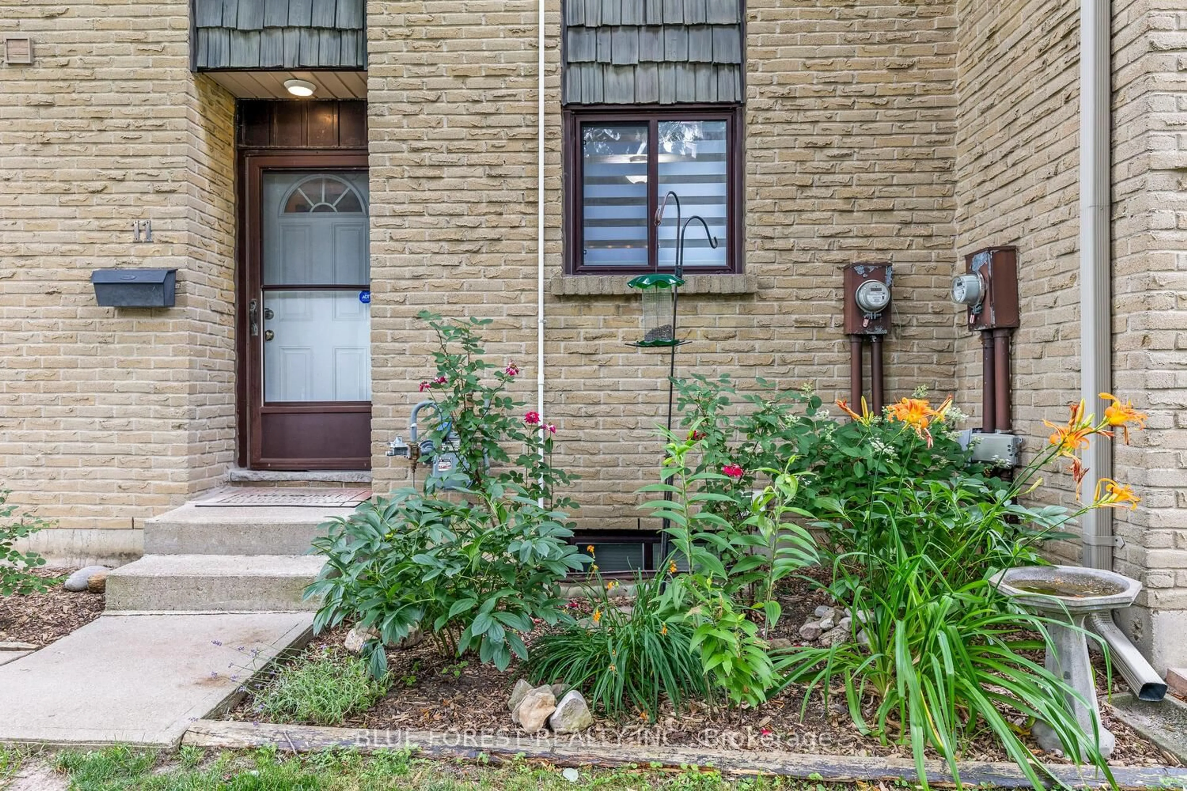 Unknown for 460 Southdale Rd #11, London South Ontario N6E 1A4