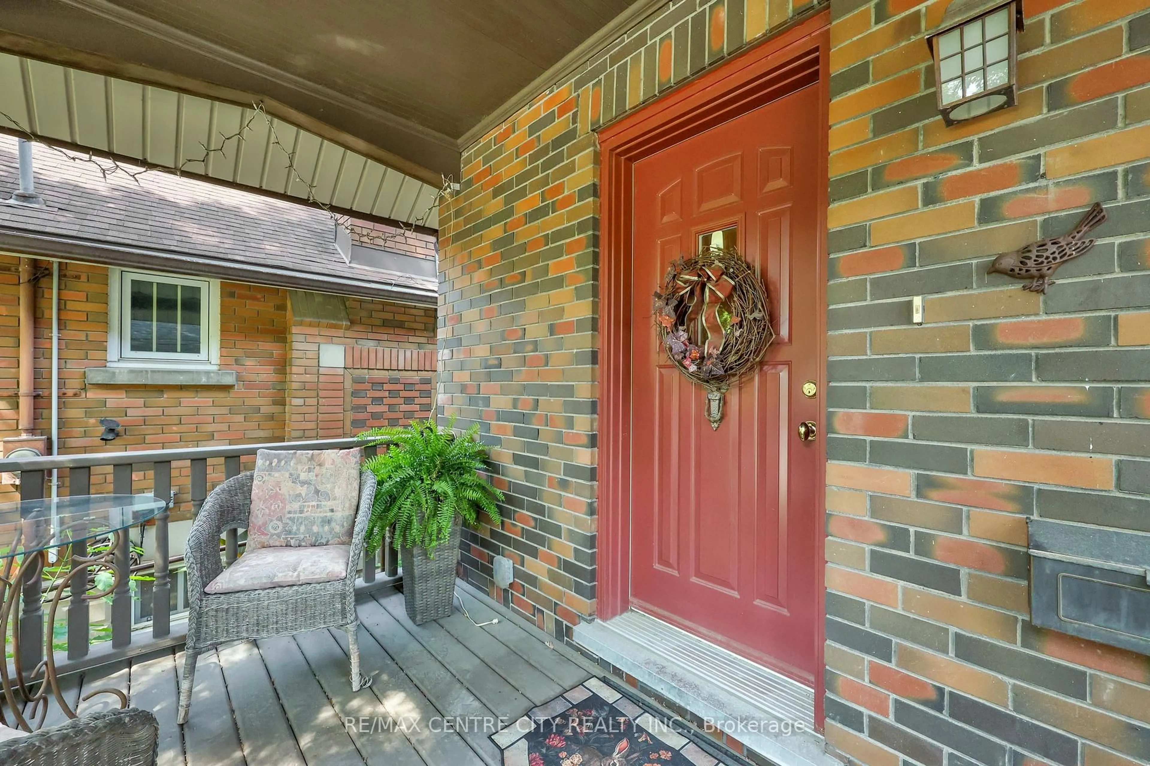 Unknown for 244 Cathcart St, London South Ontario N6C 3N2
