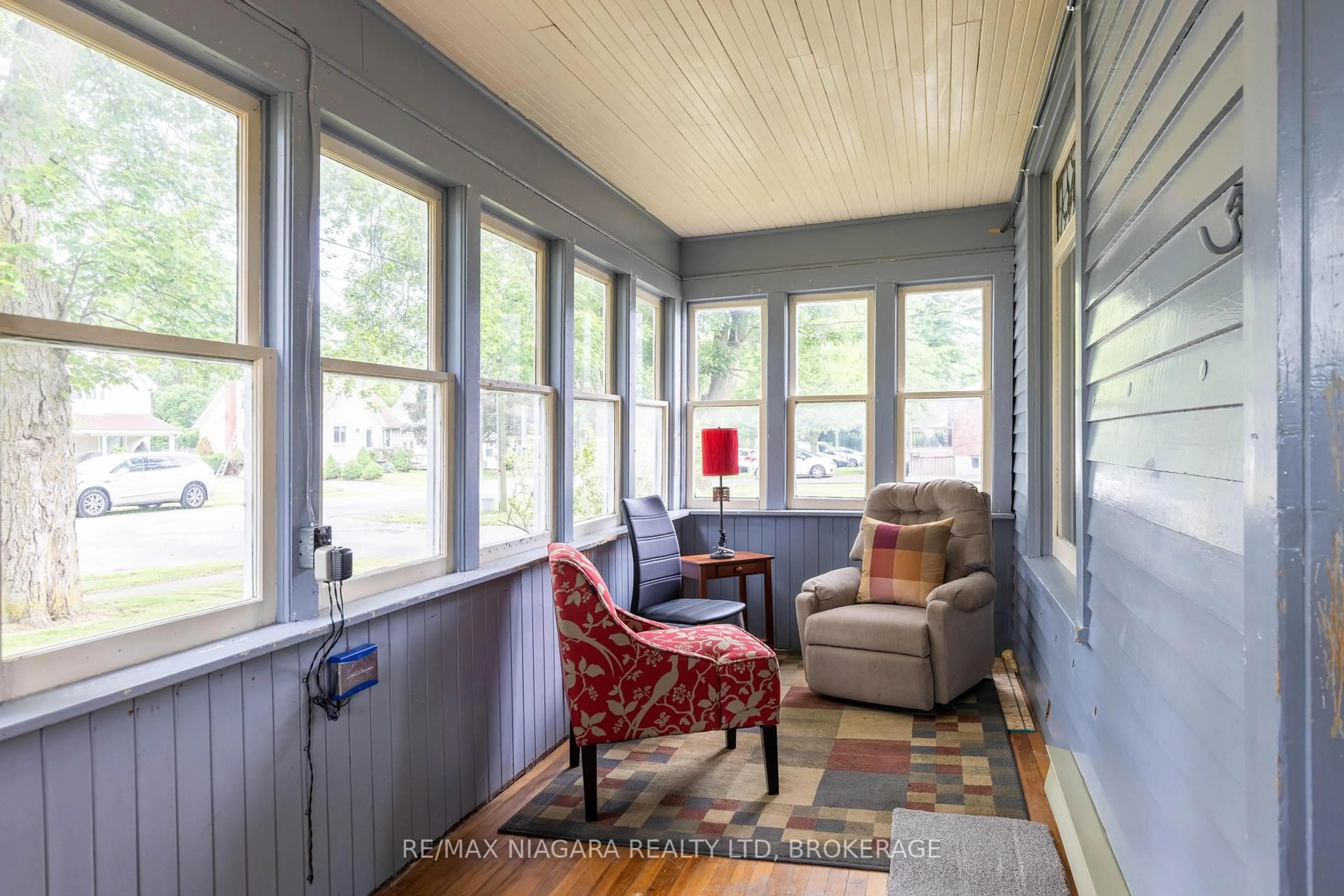 Indoor entryway for 45 Ramey Ave, Port Colborne Ontario L3K 2L2