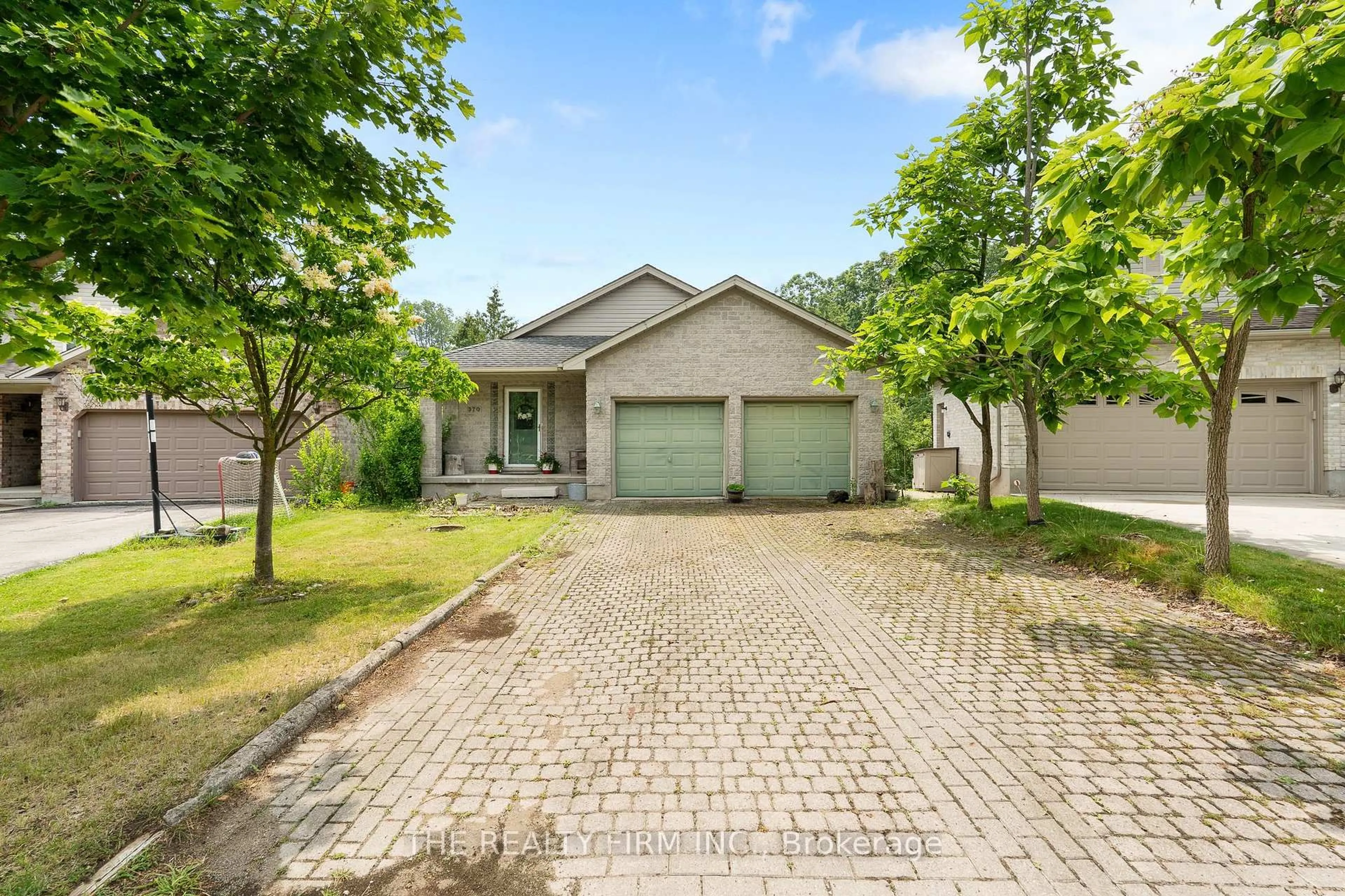 Unknown for 370 Jonathan St, London South Ontario N5Z 5C8