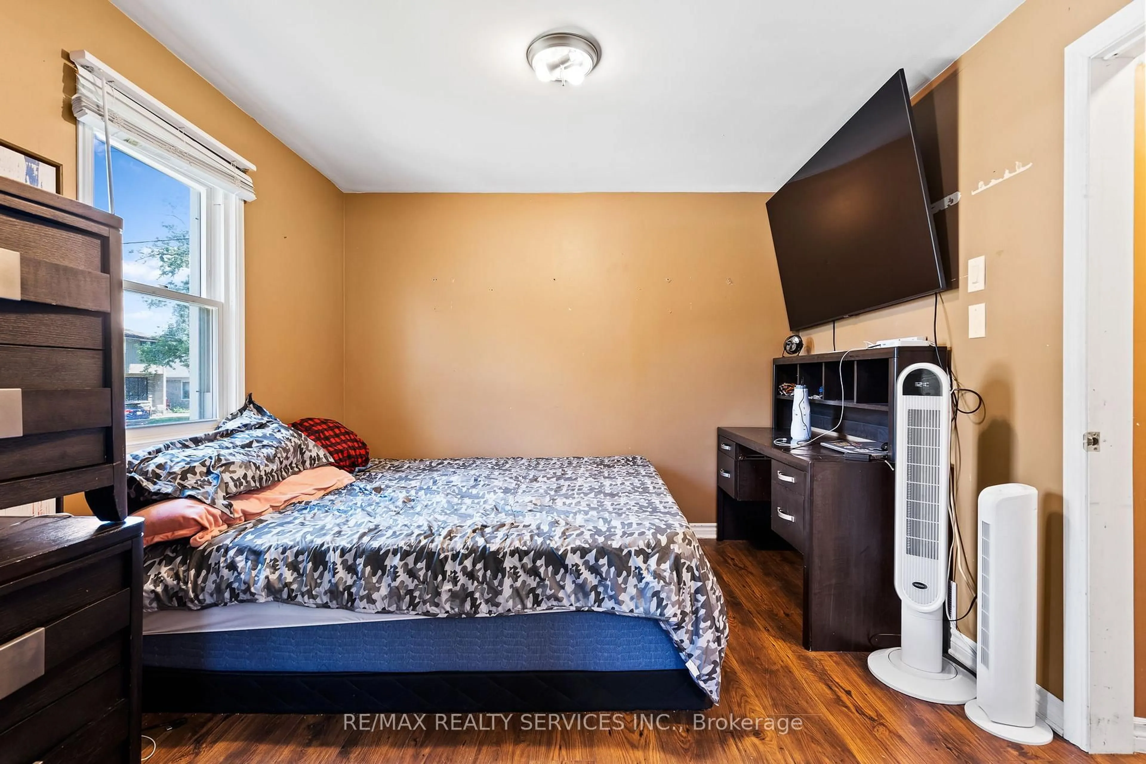 Unknown for 28 Alexandra Blvd, St. Catharines Ontario L2P 1J9