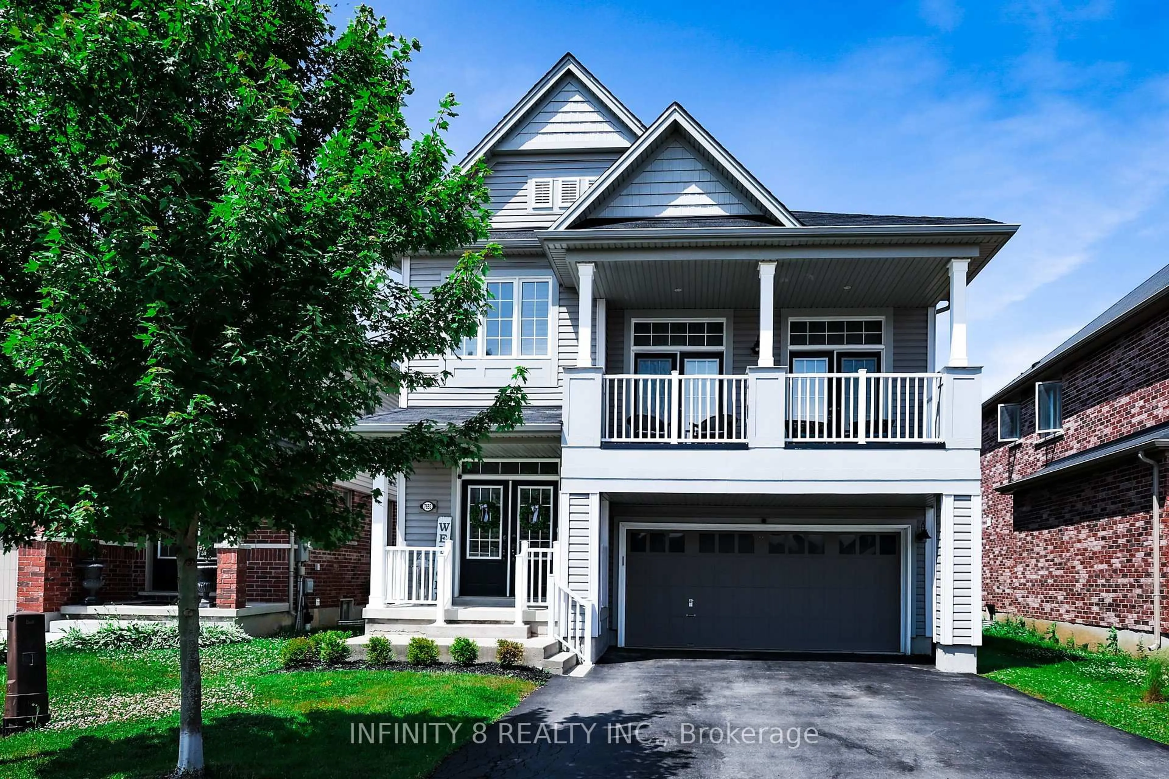 Home with vinyl exterior material, street for 7693 Butternut Blvd, Niagara Falls Ontario L2H 0K8
