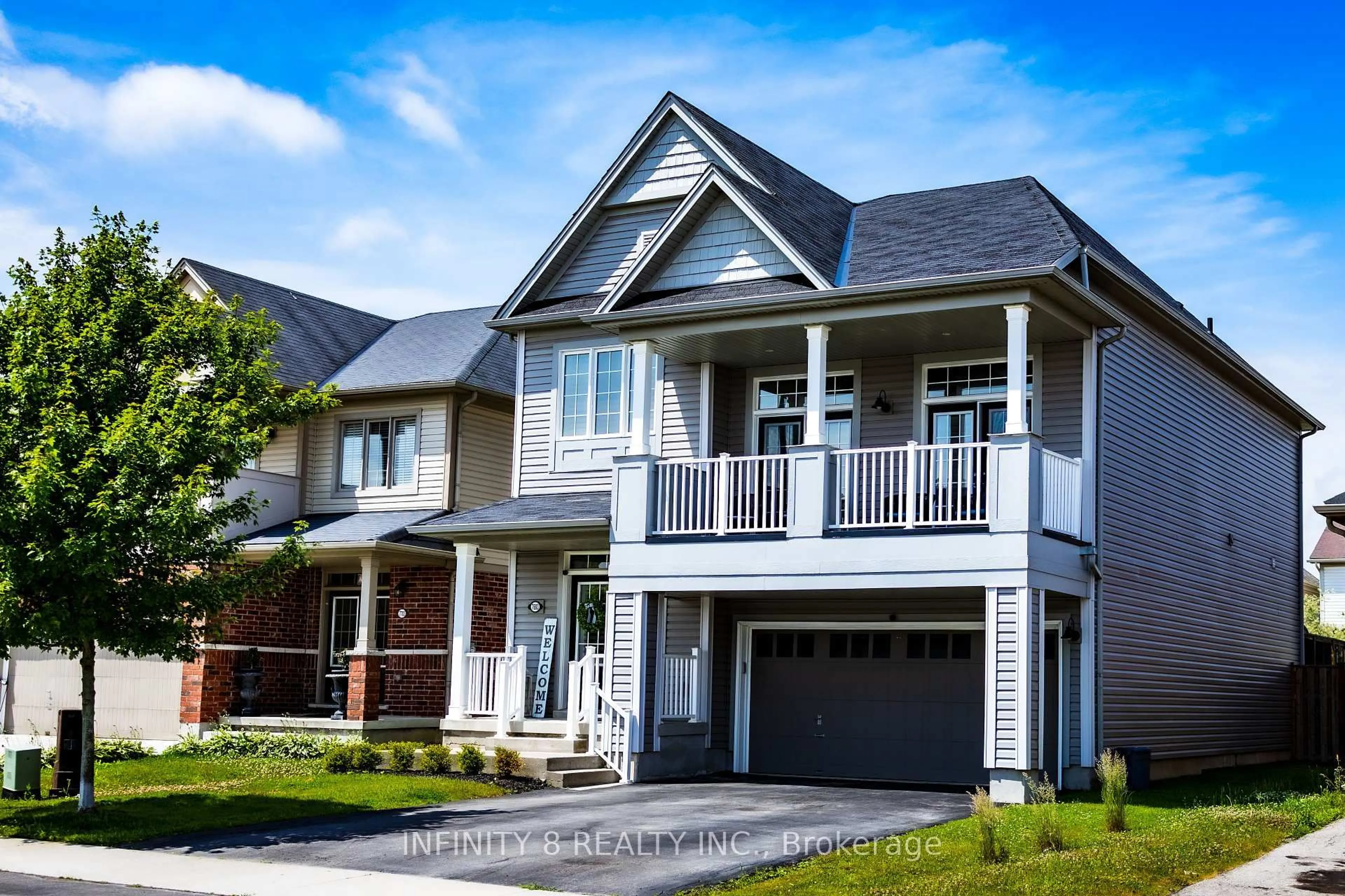 Home with vinyl exterior material, street for 7693 Butternut Blvd, Niagara Falls Ontario L2H 0K8