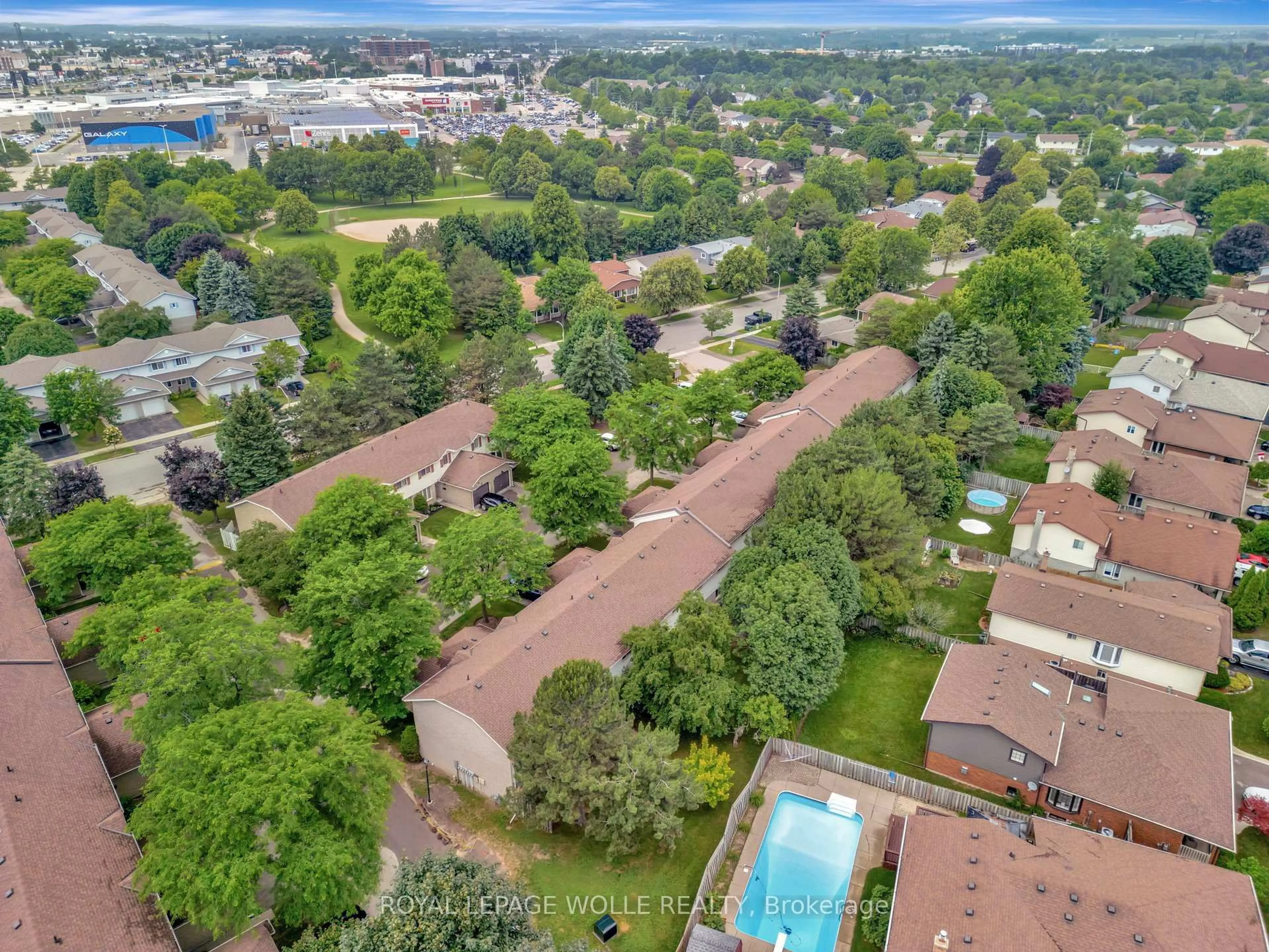 A pic from outside/outdoor area/front of a property/back of a property/a pic from drone, city buildings view from balcony for 476 Kingscourt Dr #19, Waterloo Ontario N2K 3R3