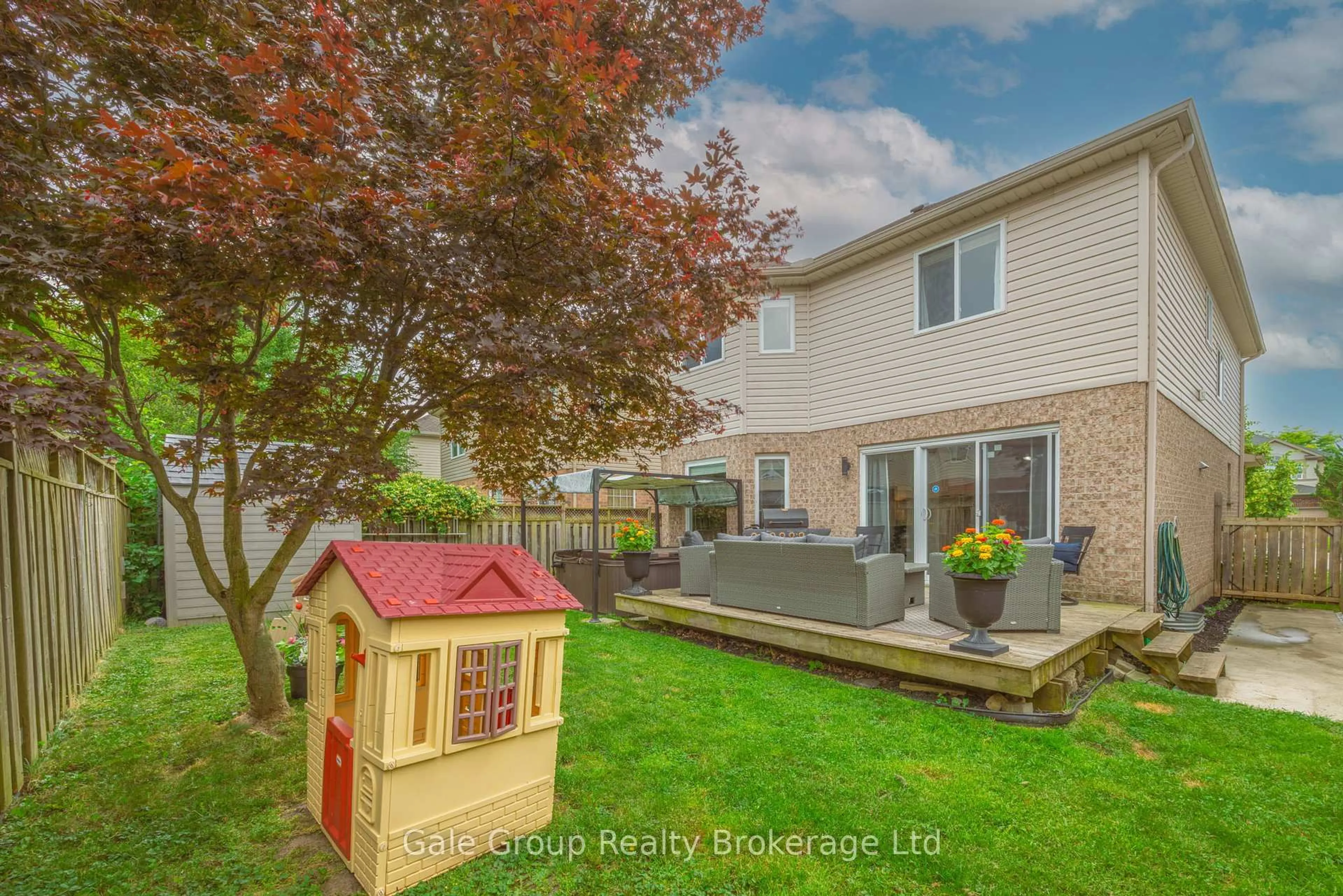 Patio, unknown for 1360 Blackmaple Dr, London East Ontario N5Y 6H5