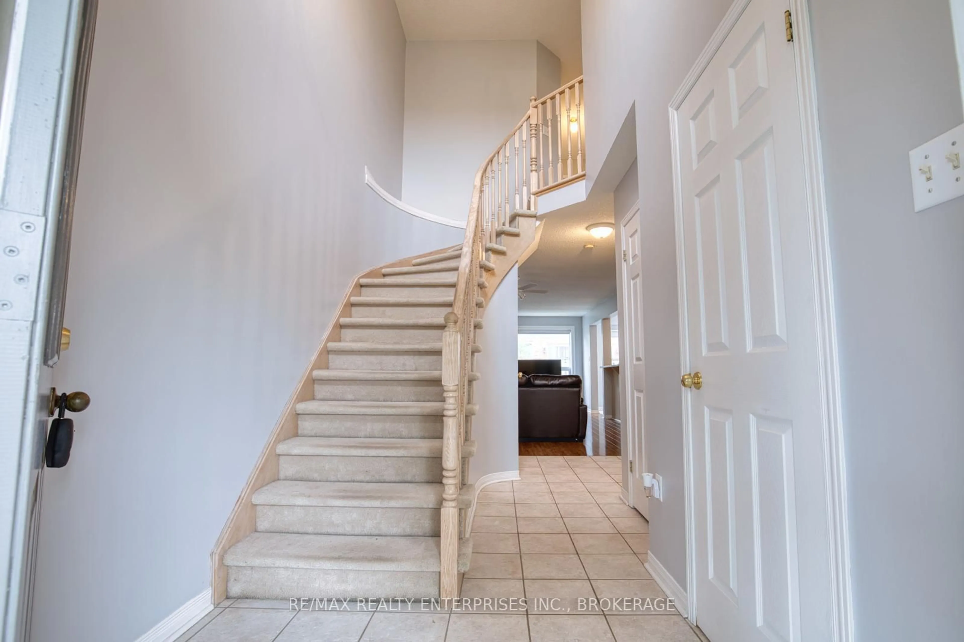 Unknown for 800 Paramount Dr #2, Hamilton Ontario L8J 3V8