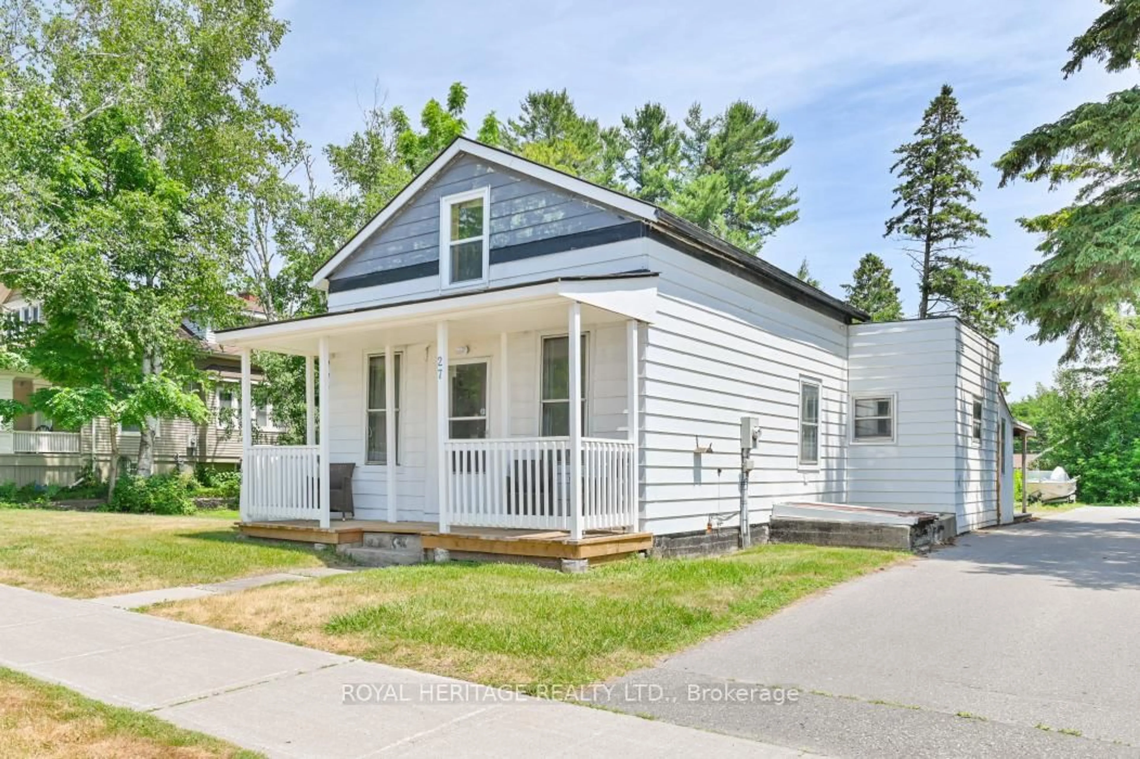 Home with vinyl exterior material, street for 27 Young St, Brighton Ontario K0K 1H0