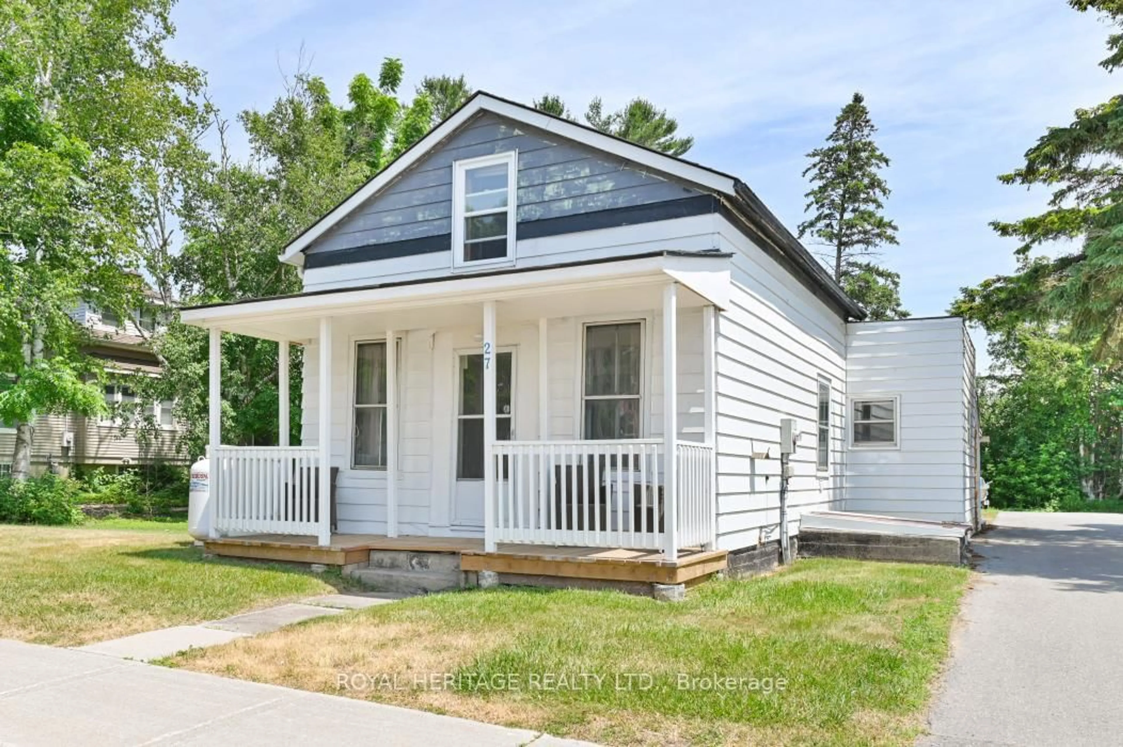 Home with vinyl exterior material, street for 27 Young St, Brighton Ontario K0K 1H0