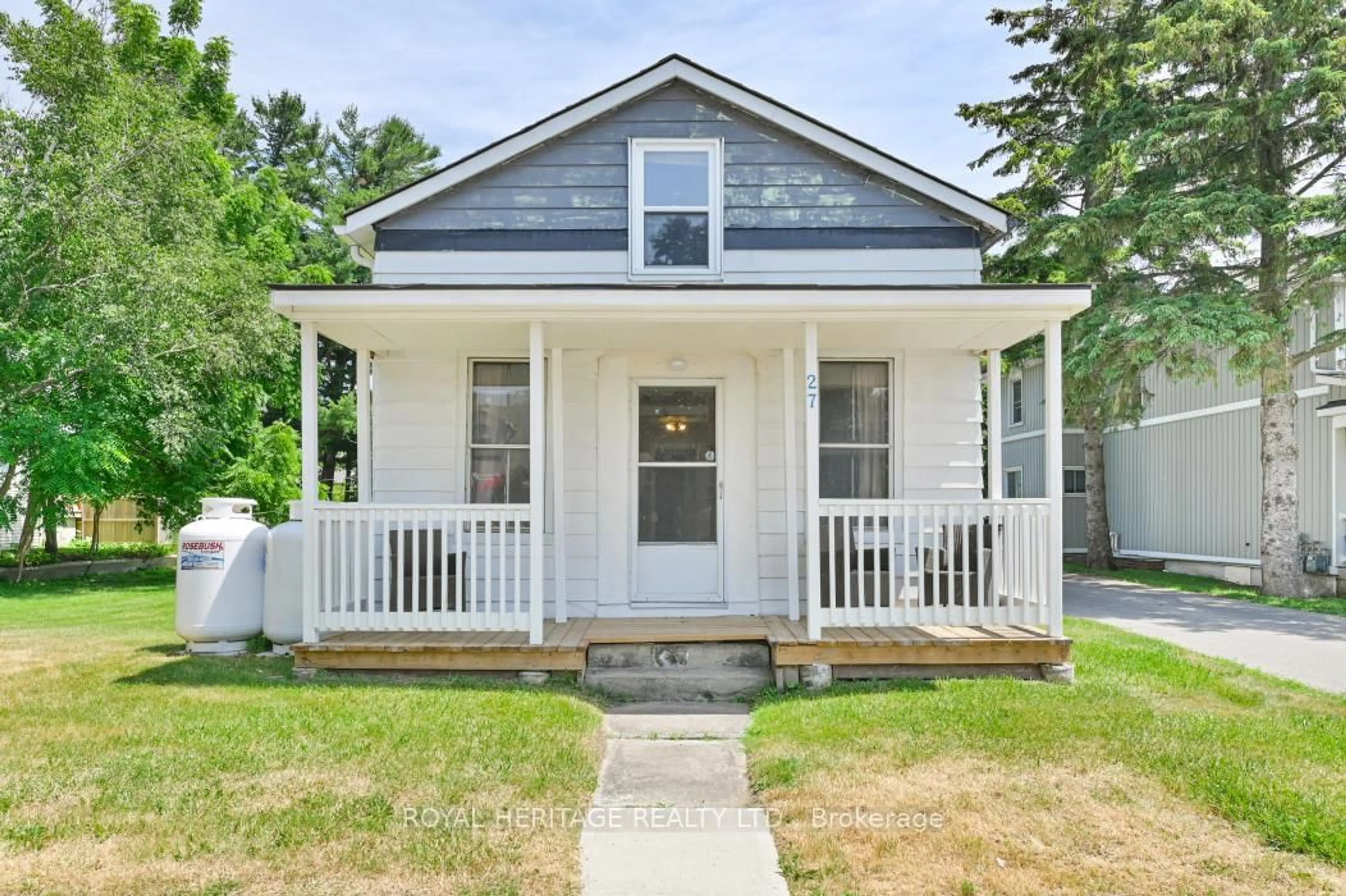 Home with vinyl exterior material, street for 27 Young St, Brighton Ontario K0K 1H0