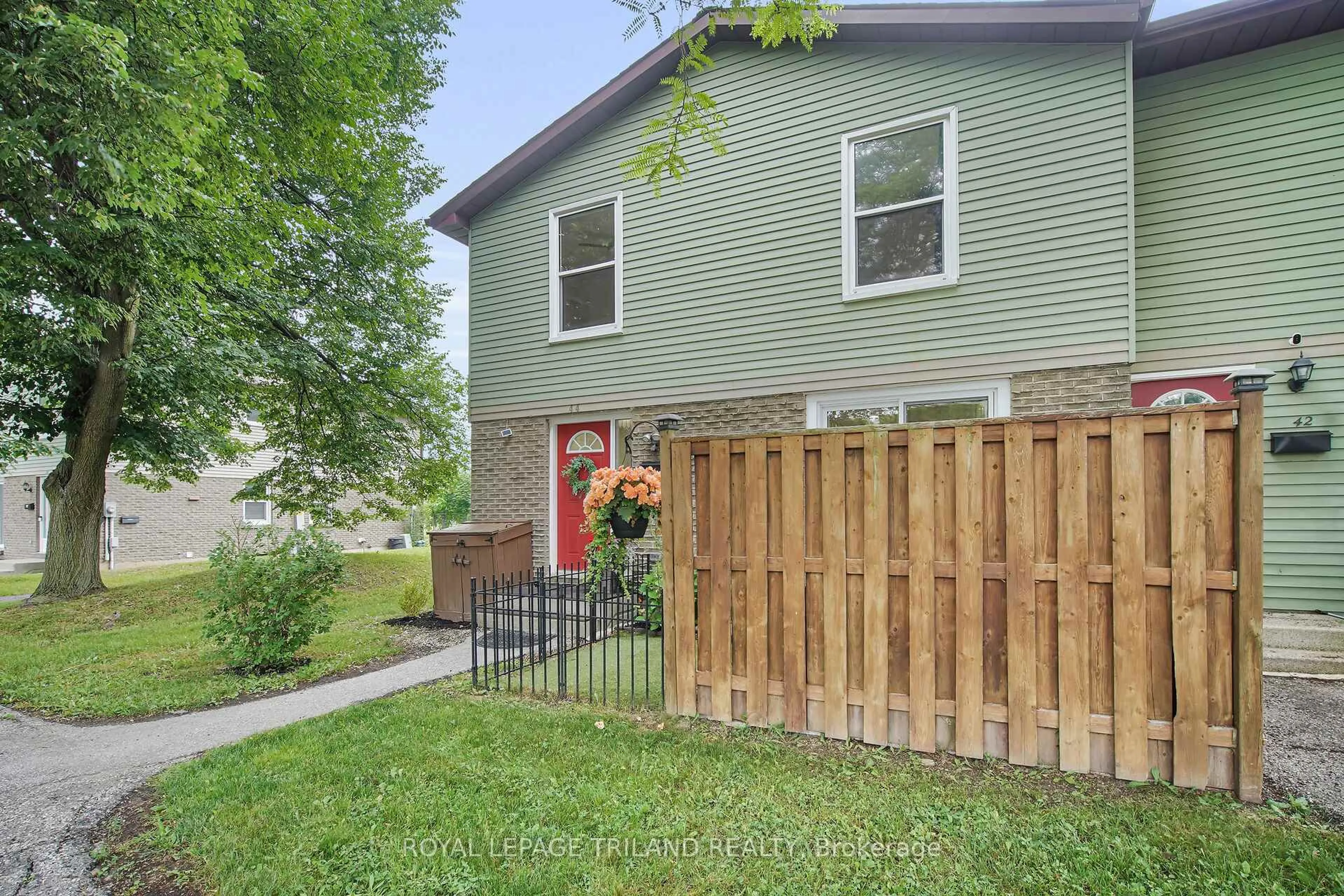 Patio, street for 70 Fiddlers Green Rd #44, London North Ontario N6H 4R4