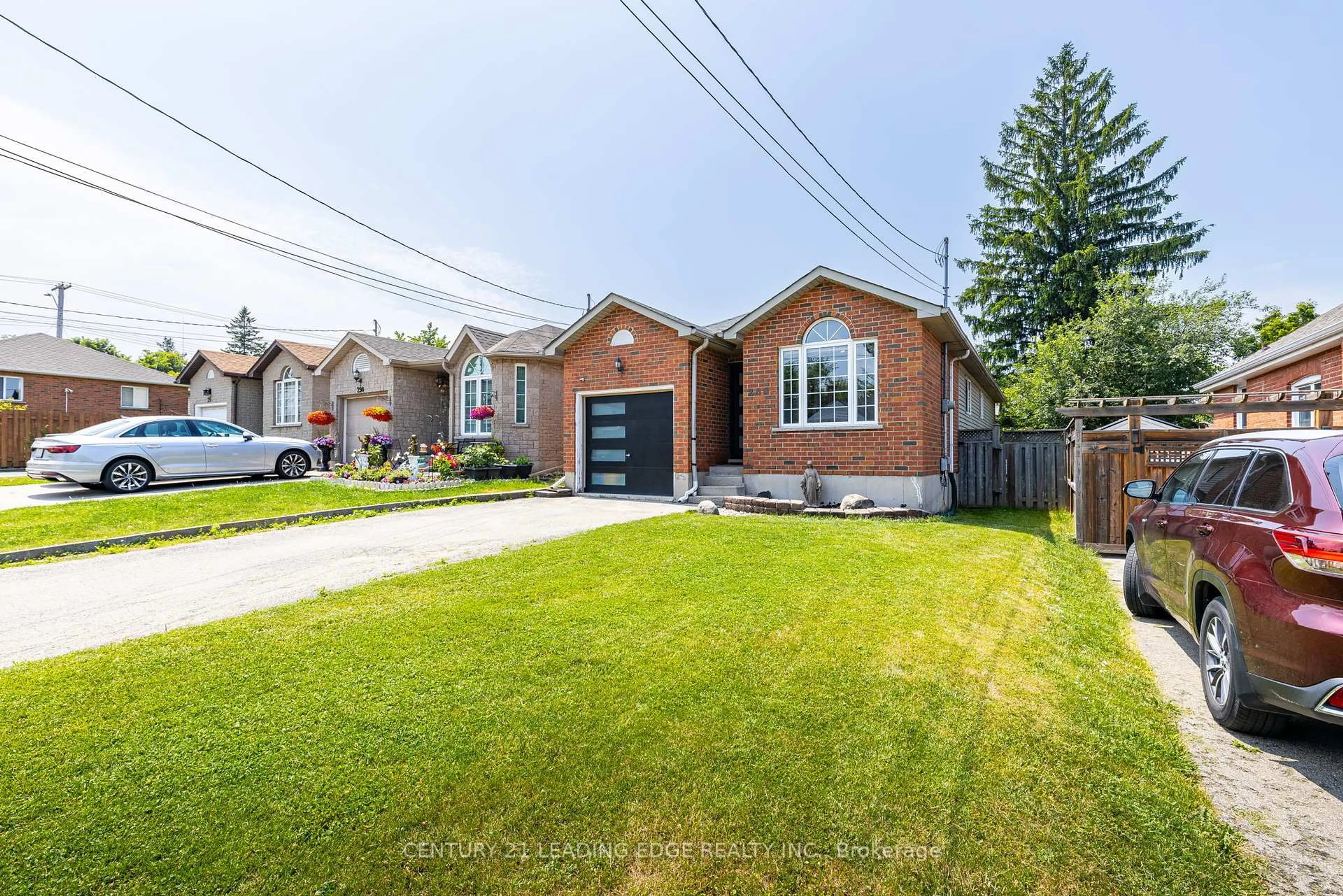 Home with brick exterior material, street for 286 E 12TH St, Hamilton Ontario L9A 3X8
