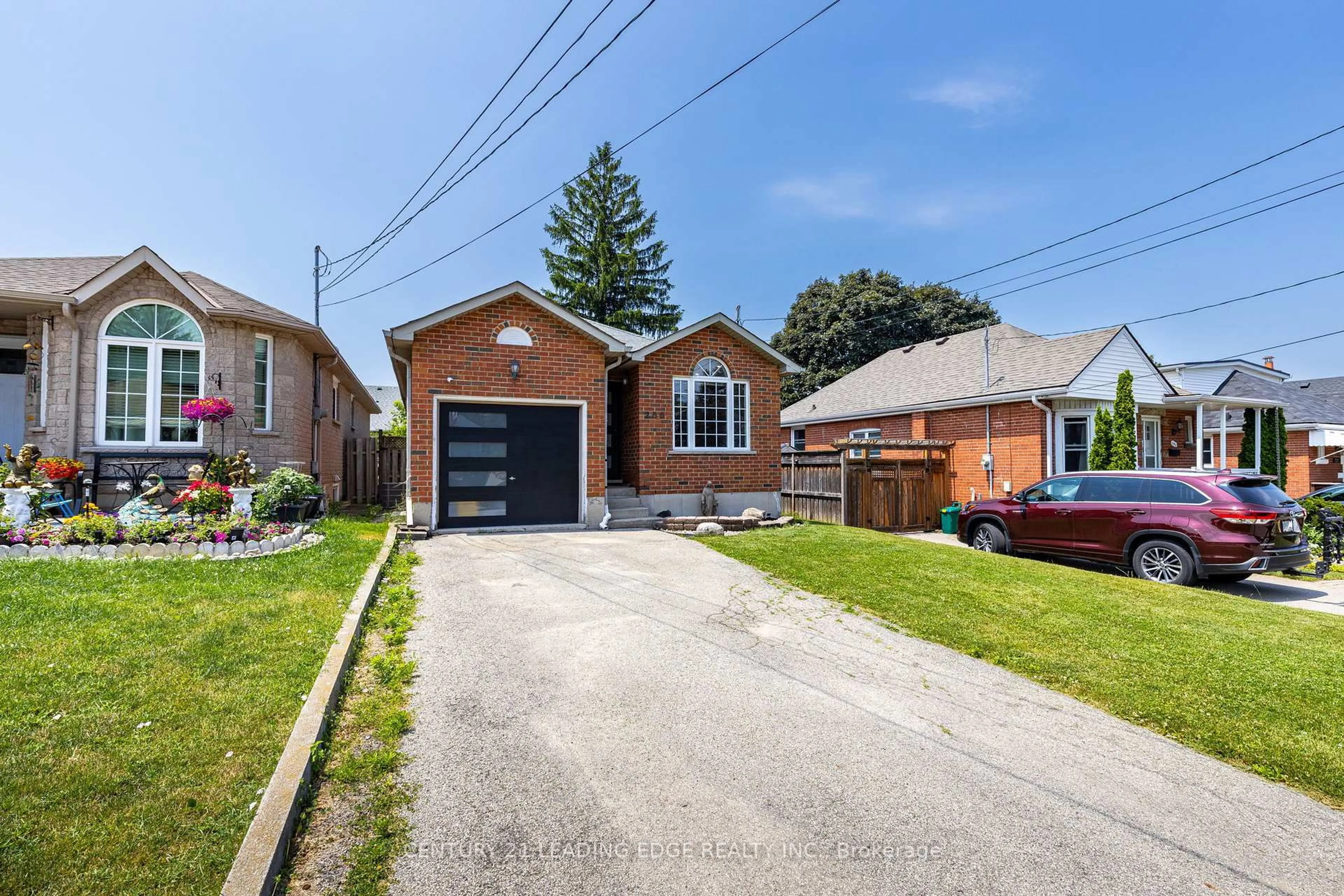 Home with brick exterior material, street for 286 E 12TH St, Hamilton Ontario L9A 3X8