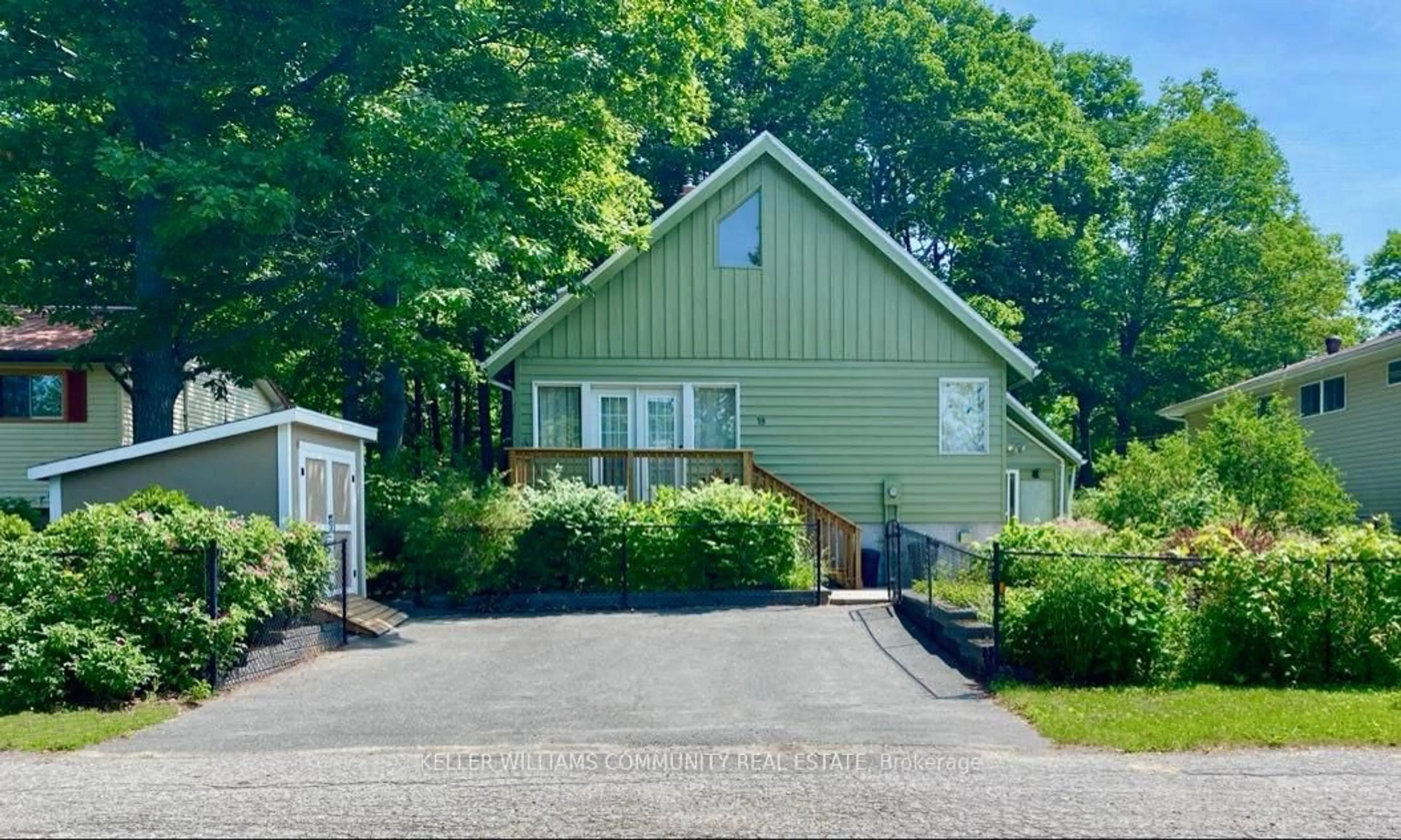 Unknown for 18 Thomas St, Limoges Ontario K0K 2M0
