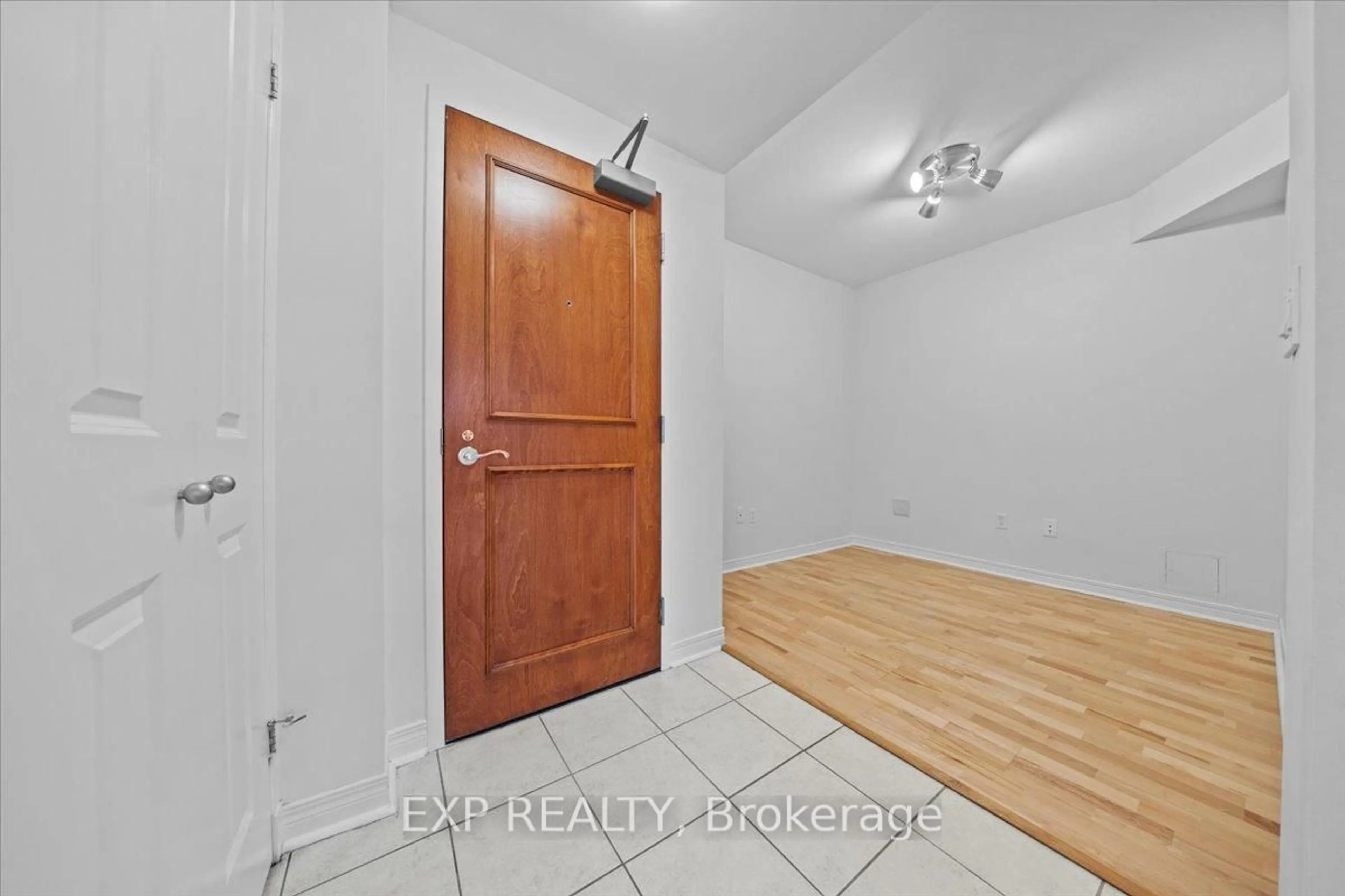 Unknown for 570 Laurier Ave #1003, Ottawa Ontario K1R 1C8