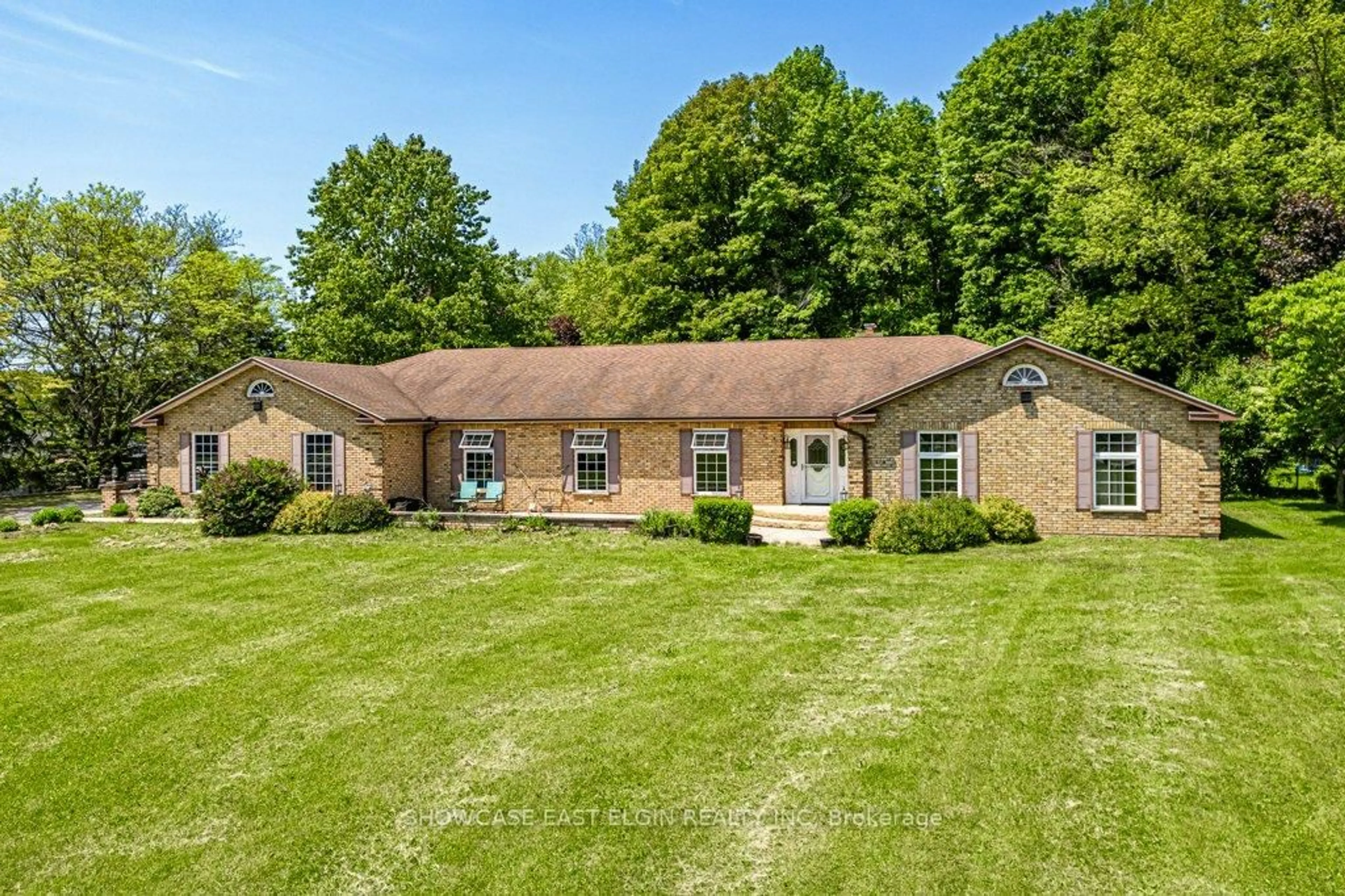 A pic from outside/outdoor area/front of a property/back of a property/a pic from drone, unknown for 8709 Springfield Rd, Malahide Ontario N5H 2R1