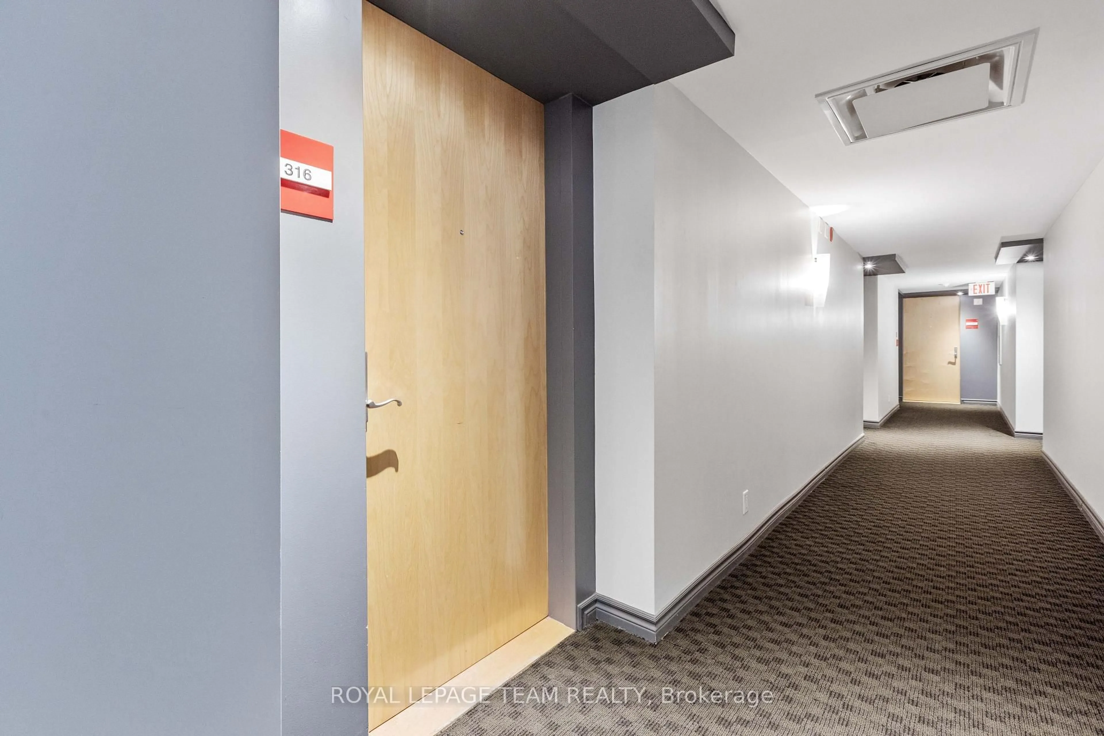 Indoor foyer for 200 Lett St #316, Ottawa Ontario K1R 0A7