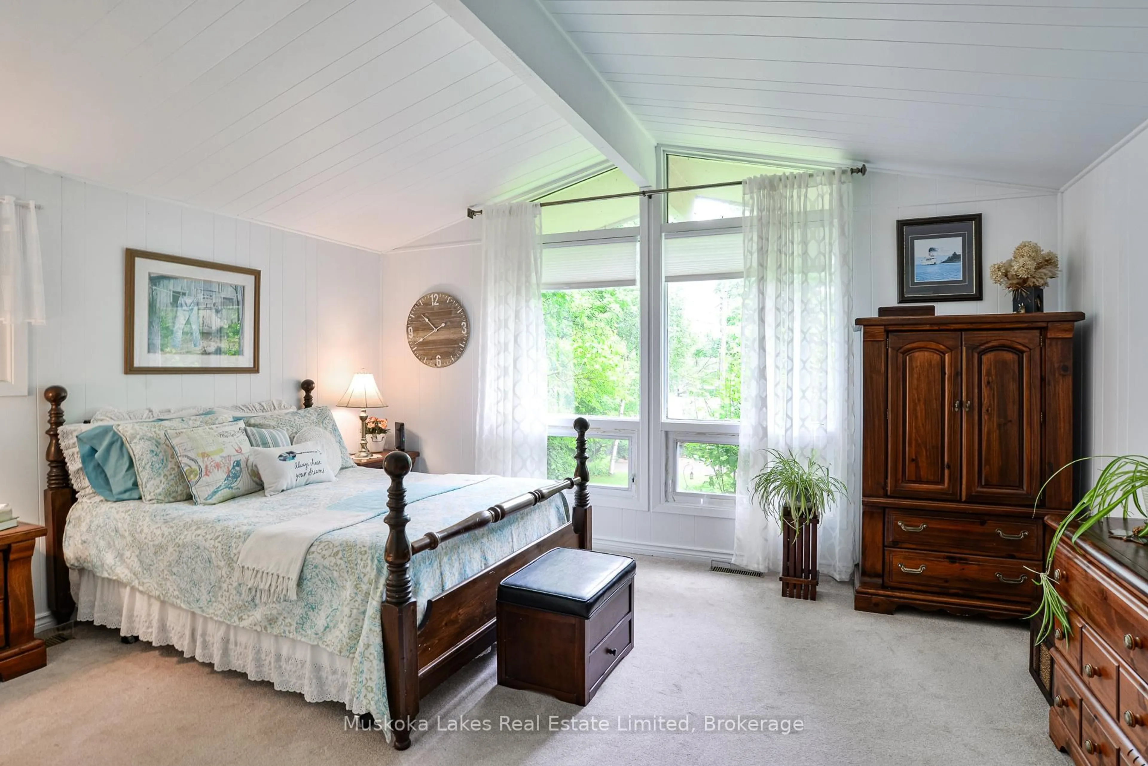 Bedroom with bed, unknown for 1027 Cowan Park Rd, Muskoka Lakes Ontario P0B 1M0