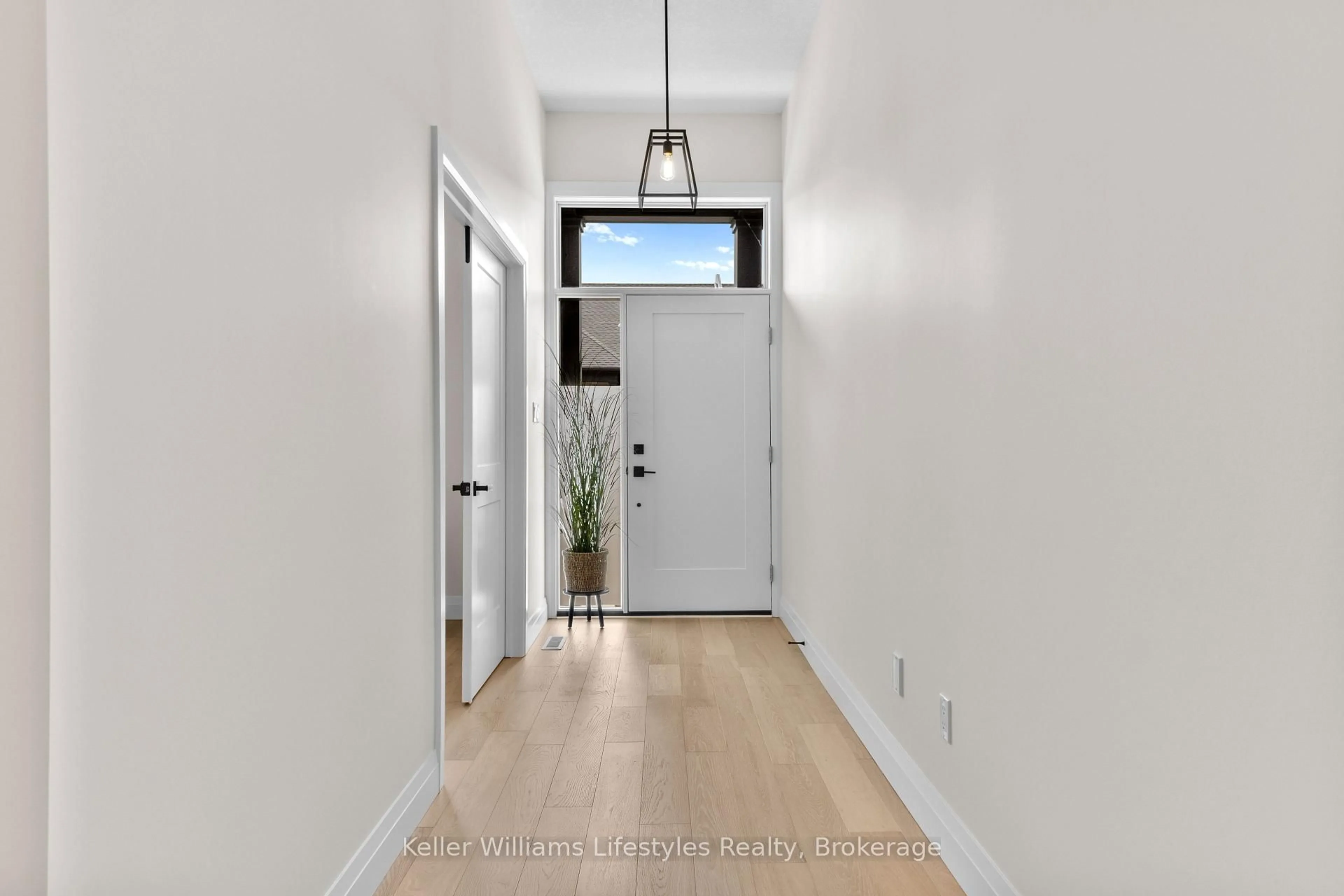 Indoor entryway for 63 Compass Tr #35, Central Elgin Ontario N5L 0B4