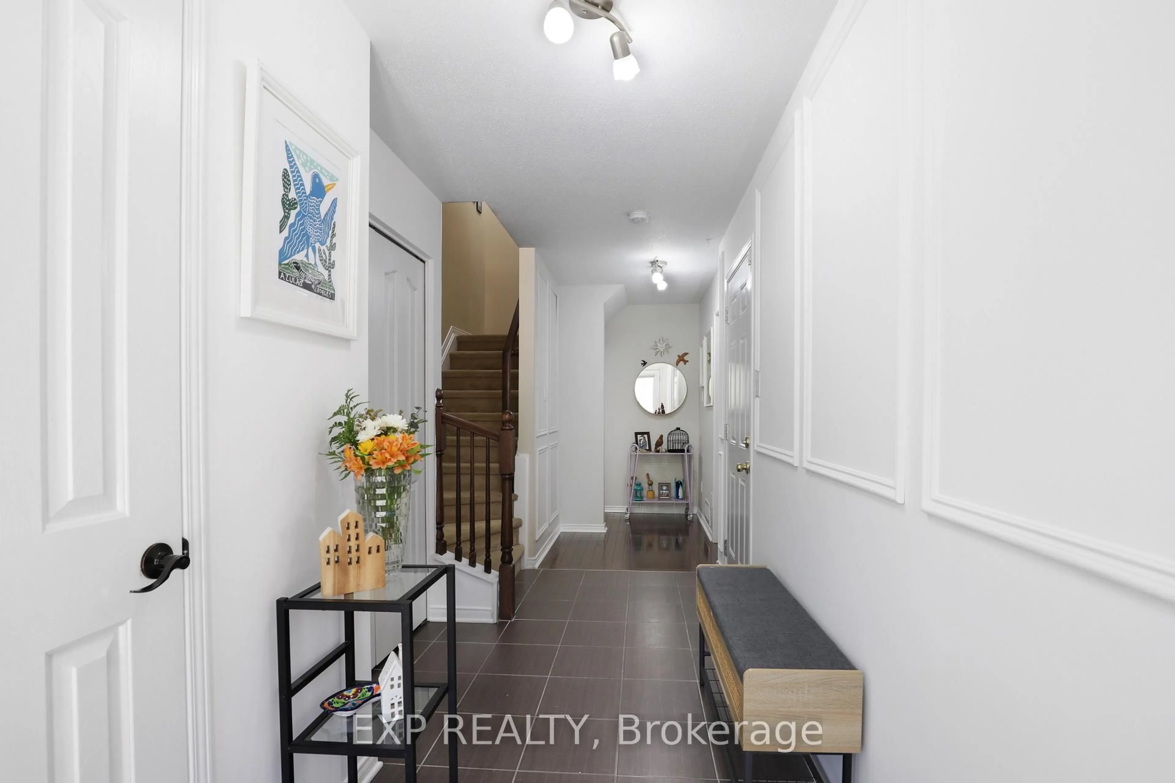 Indoor entryway for 116 Quito Private, Ottawa Ontario K2E 0A9
