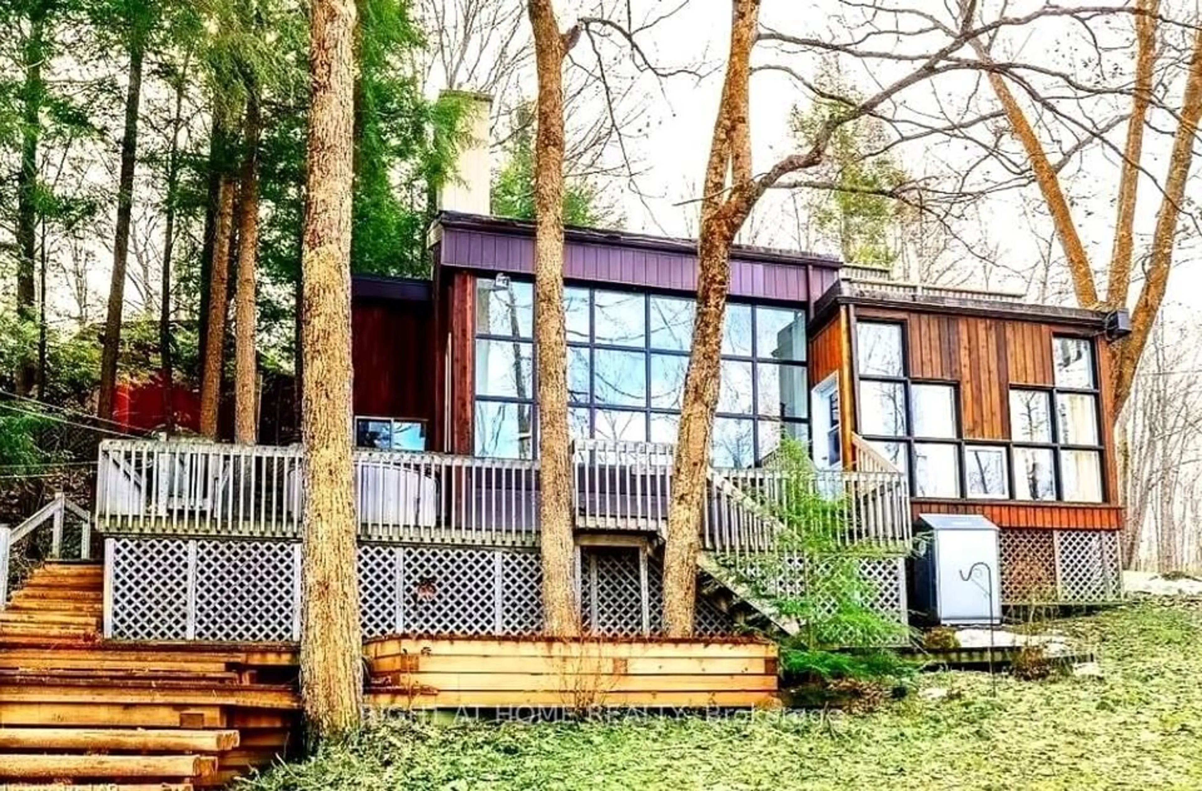 Home with brick exterior material, forest/trees view for 1326 Windermere Rd ## 10, Muskoka Lakes Ontario P0B 1M0