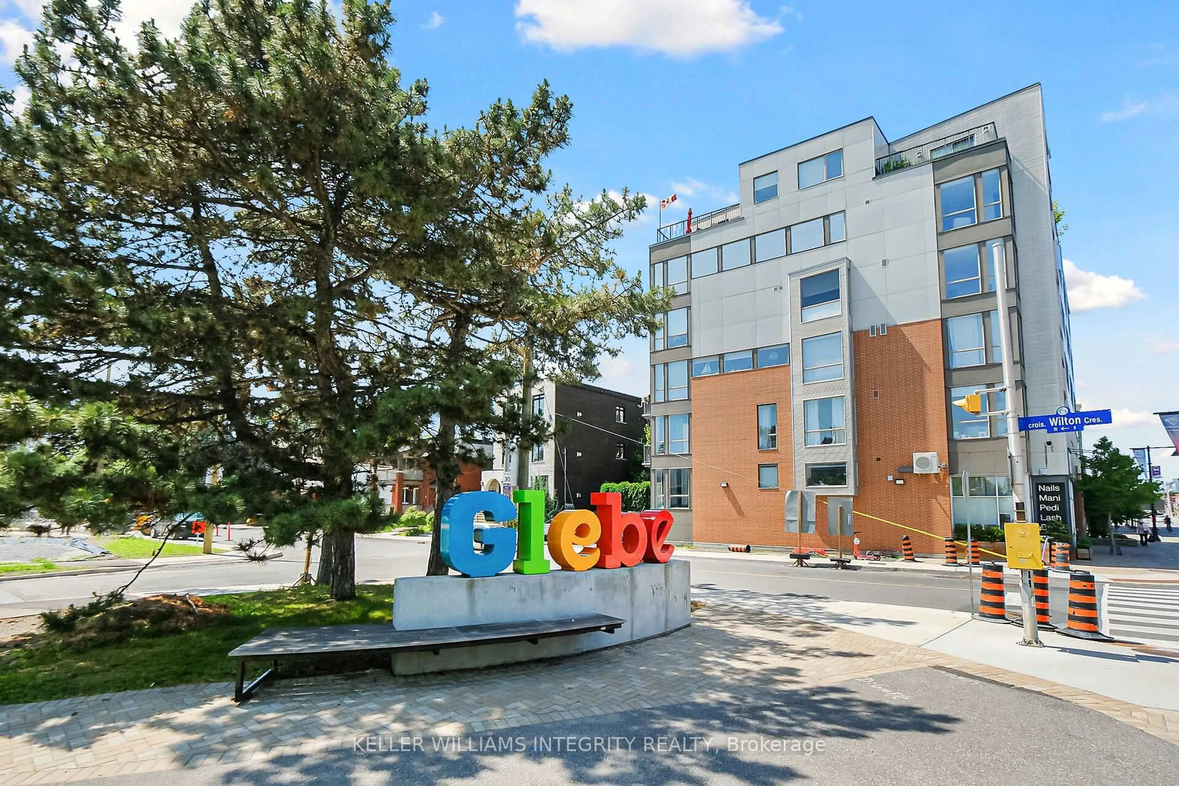 Unknown for 1014 Bank St #308, Ottawa Ontario K1S 3W8