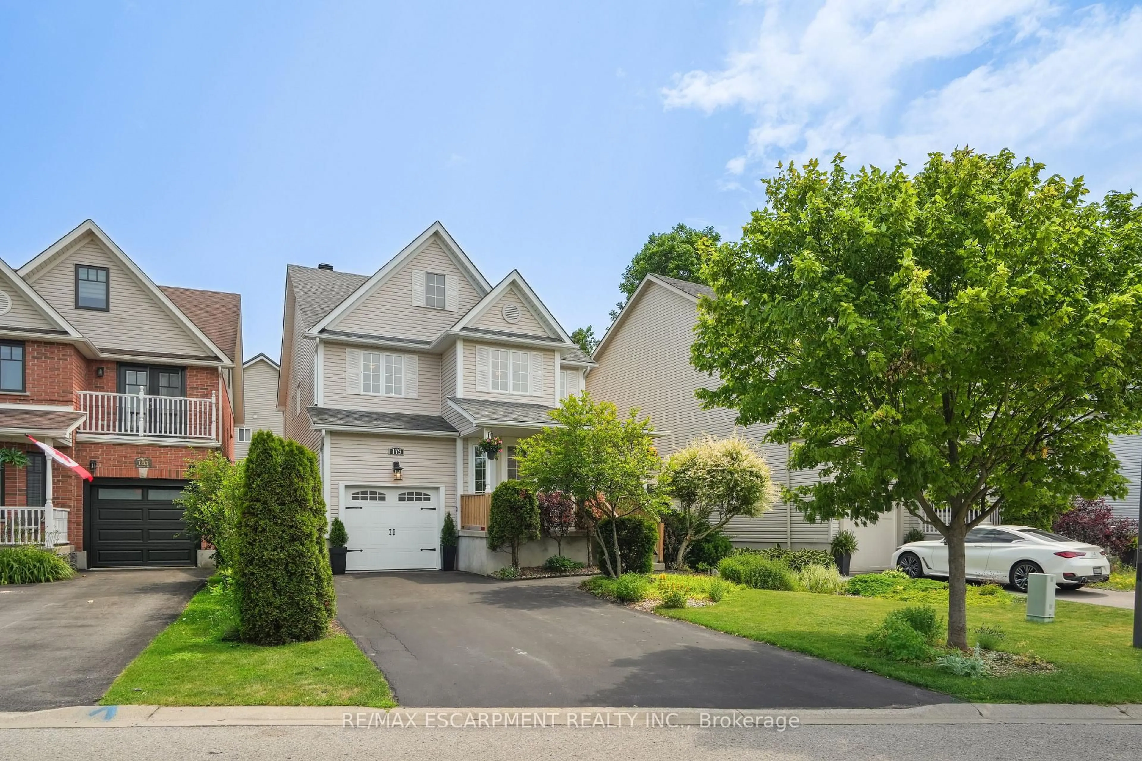 Home with vinyl exterior material, street for 179 Dunbar St, Guelph/Eramosa Ontario N0B 2K0