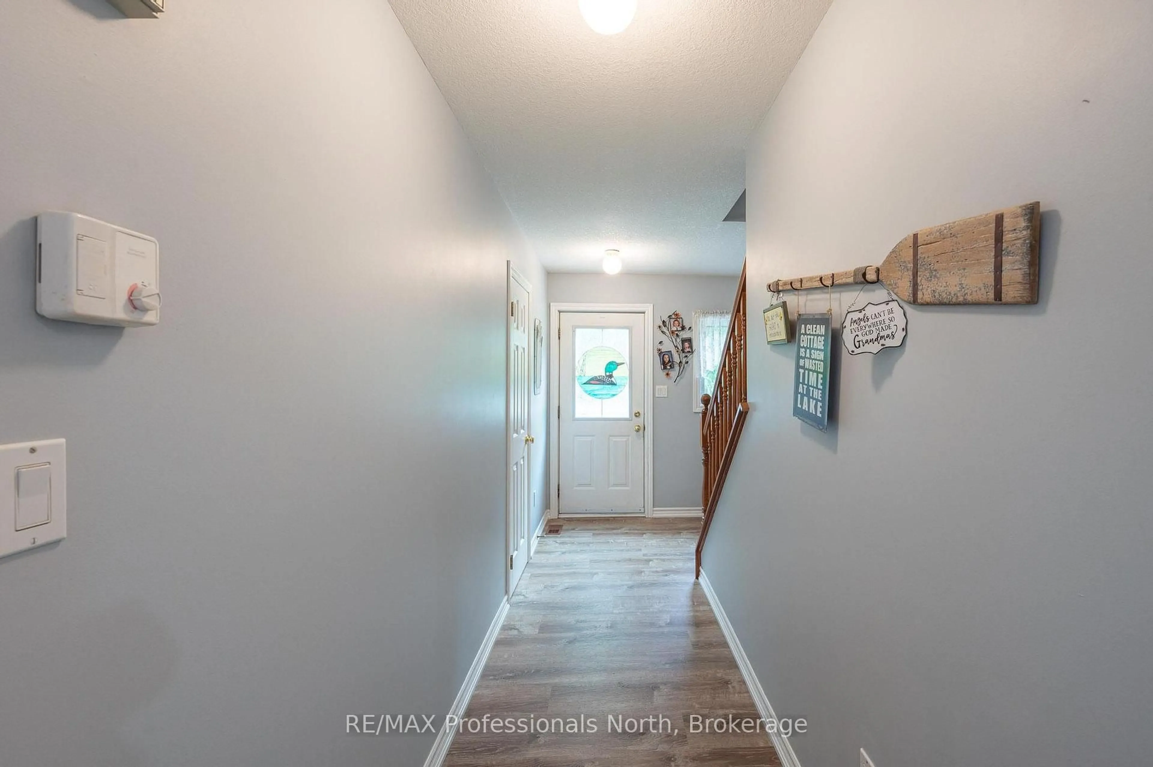 Indoor entryway for 1075 Comak Cres, Algonquin Highlands Ontario K0M 1S0