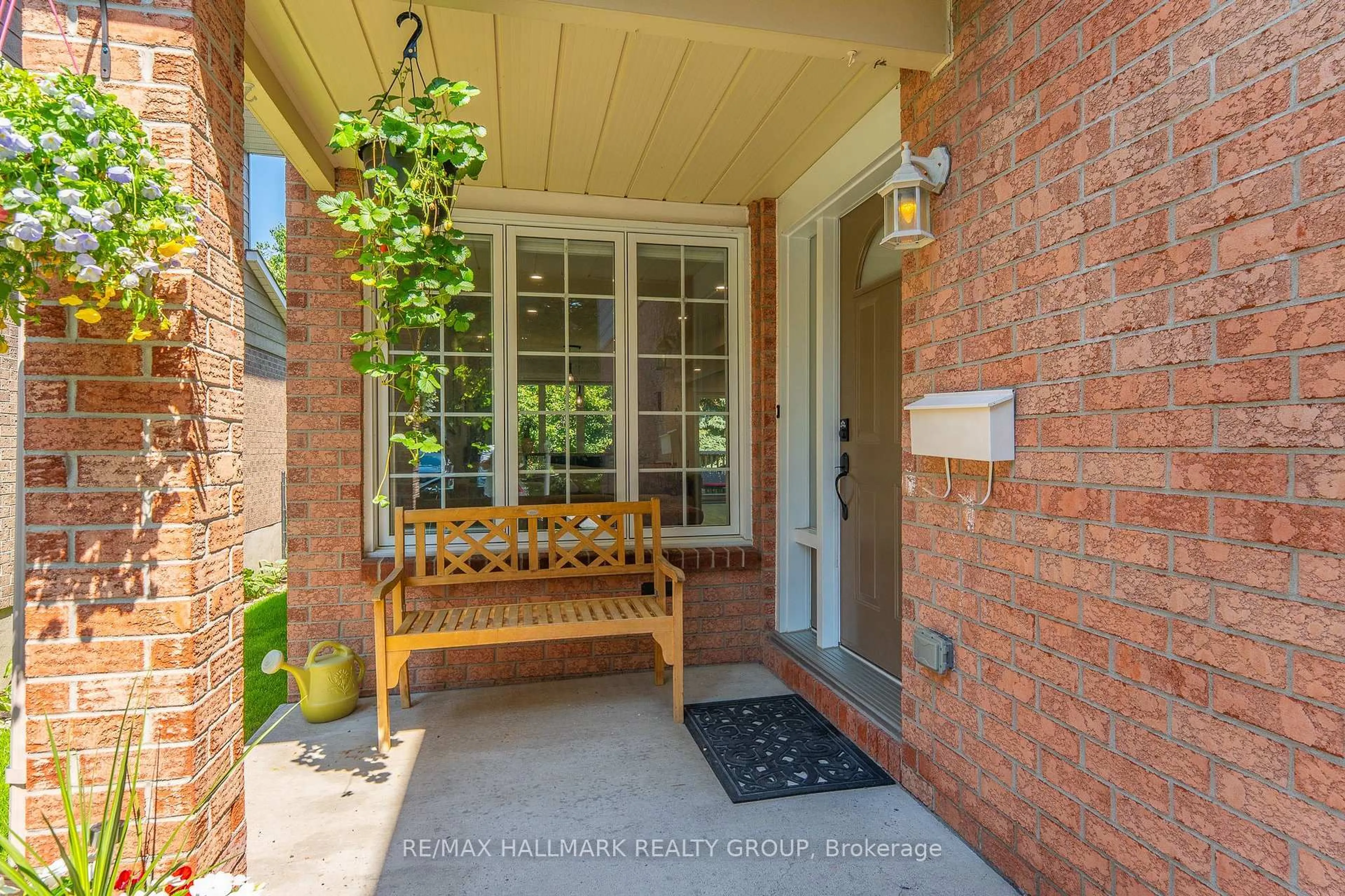 Indoor entryway for 19 Castlefield Ave, Stittsville Ontario K2S 1E4