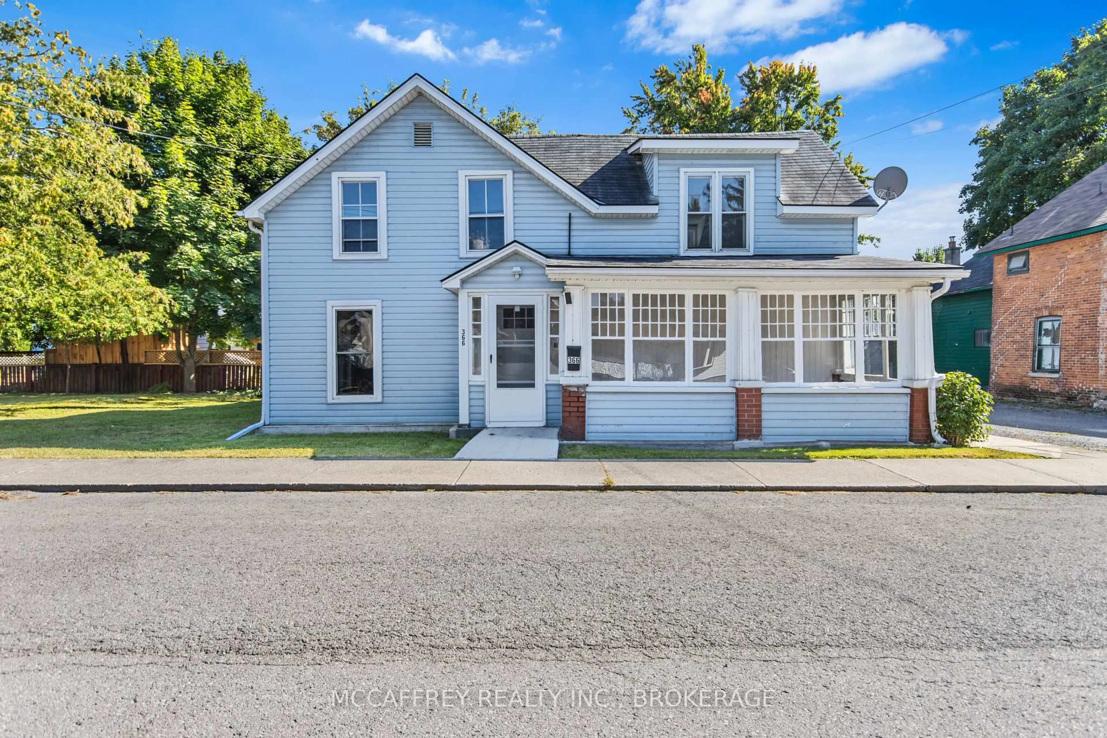 Home with vinyl exterior material, street for 366 THOMAS St, Deseronto Ontario K0K 1X0
