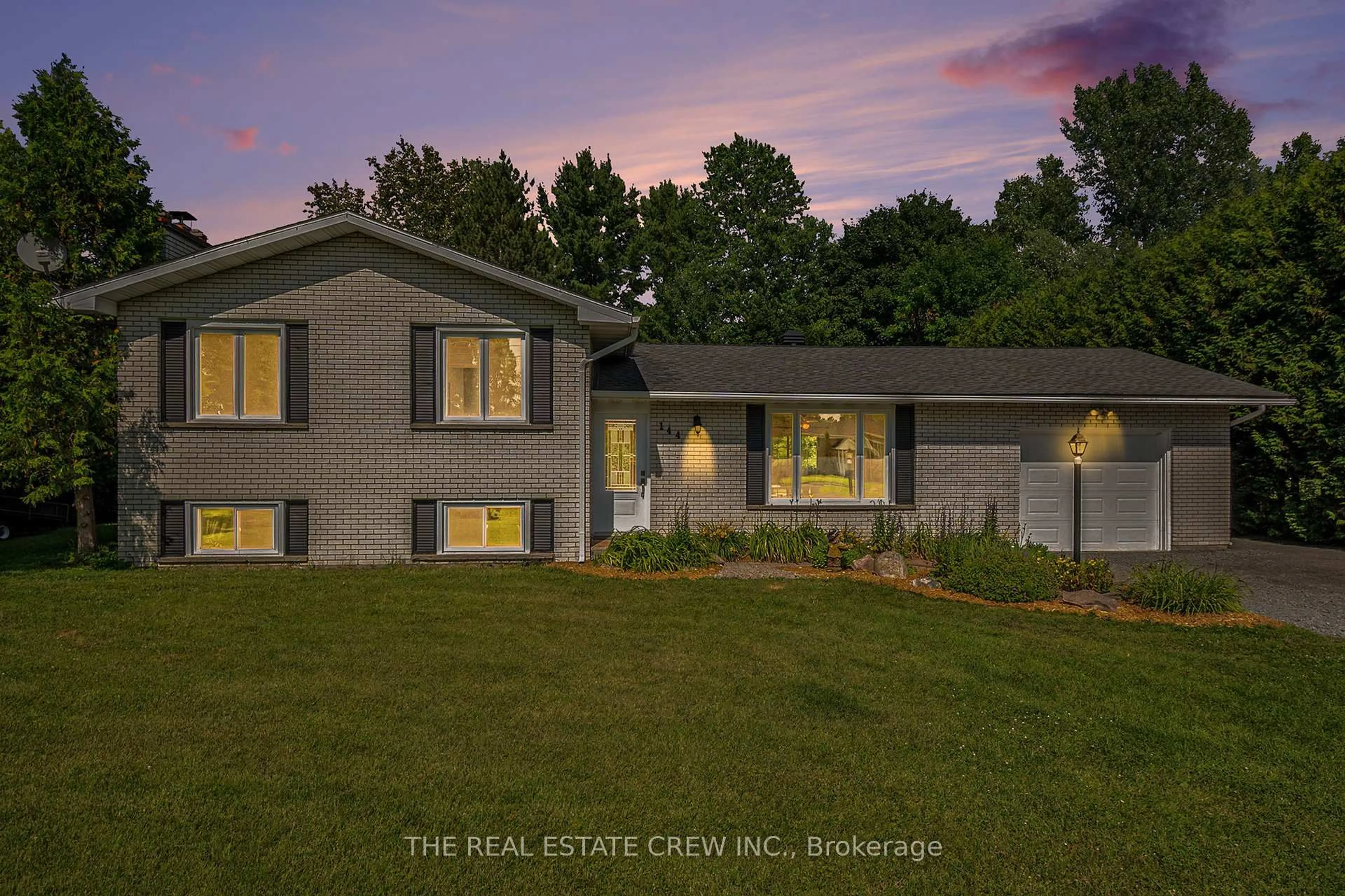Home with vinyl exterior material, unknown for 144 Forest Lane, The Nation Ontario K0A 1W0