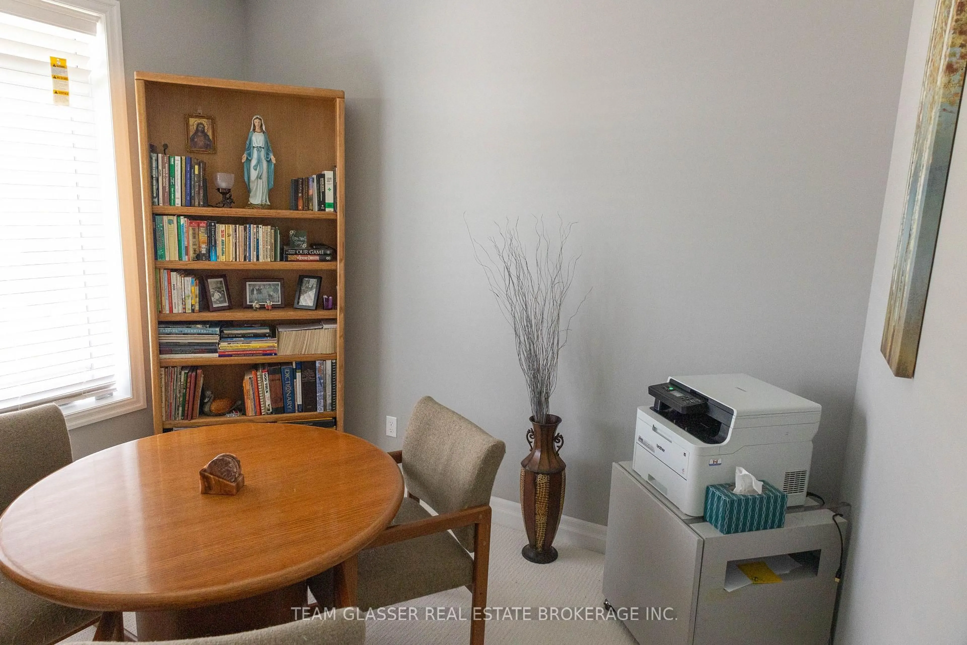 A pic of a room for 25 Birchall Lane, St. Thomas Ontario N5R 0J1