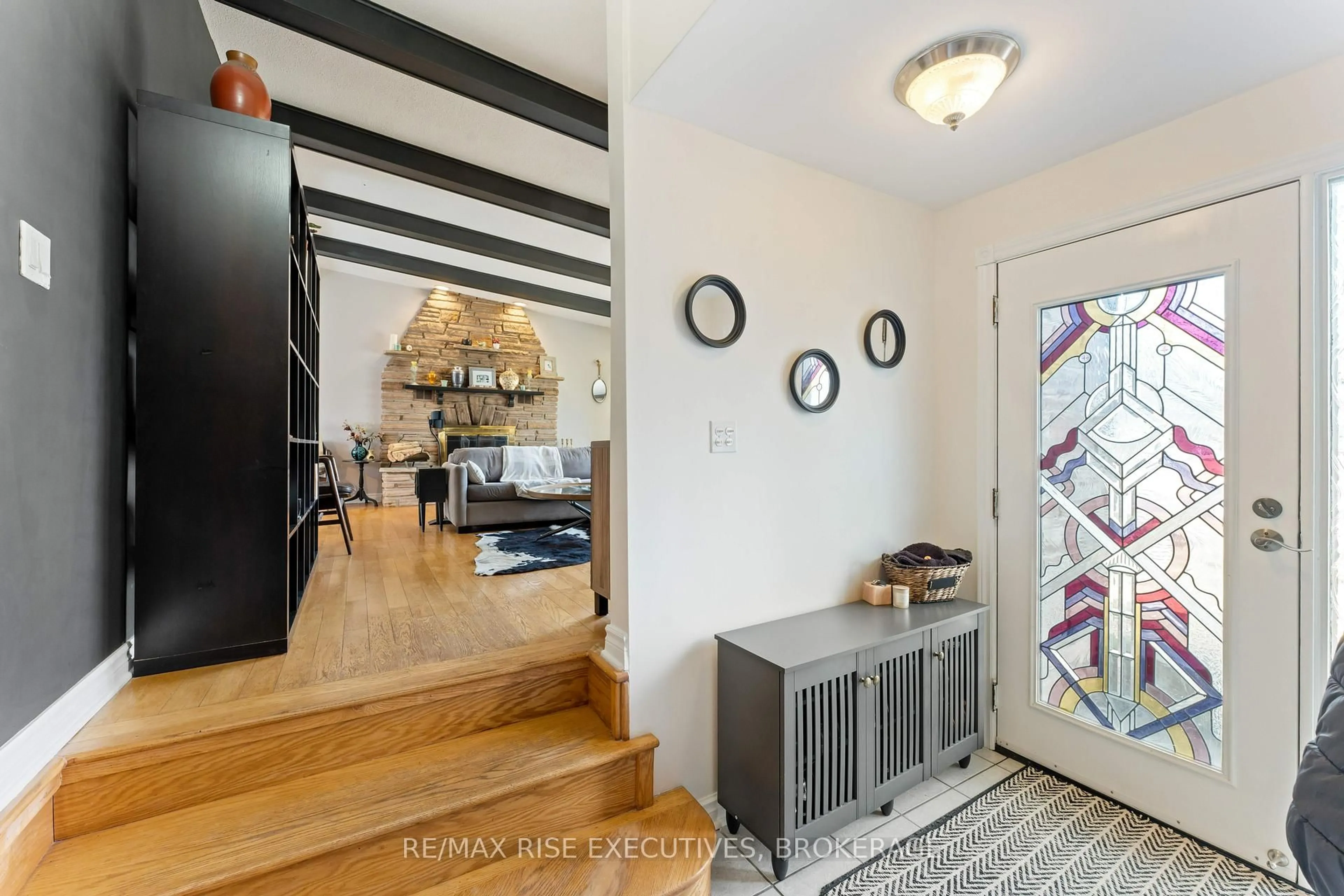 Indoor entryway for 883 Percy Cres, Kingston Ontario K7M 4P3