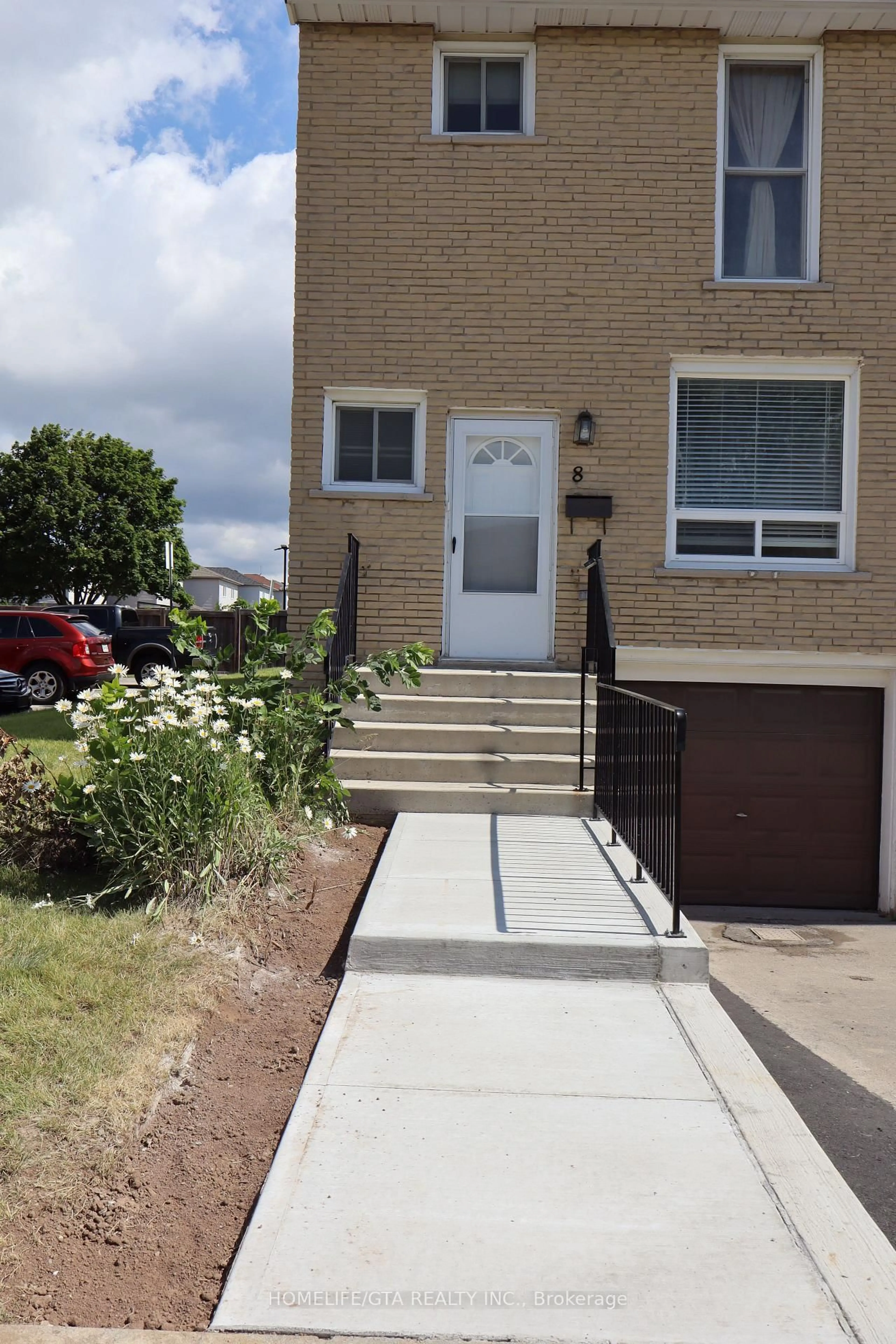 Unknown for 1338 Upper Gage Ave #8, Hamilton Ontario L8W 1N2