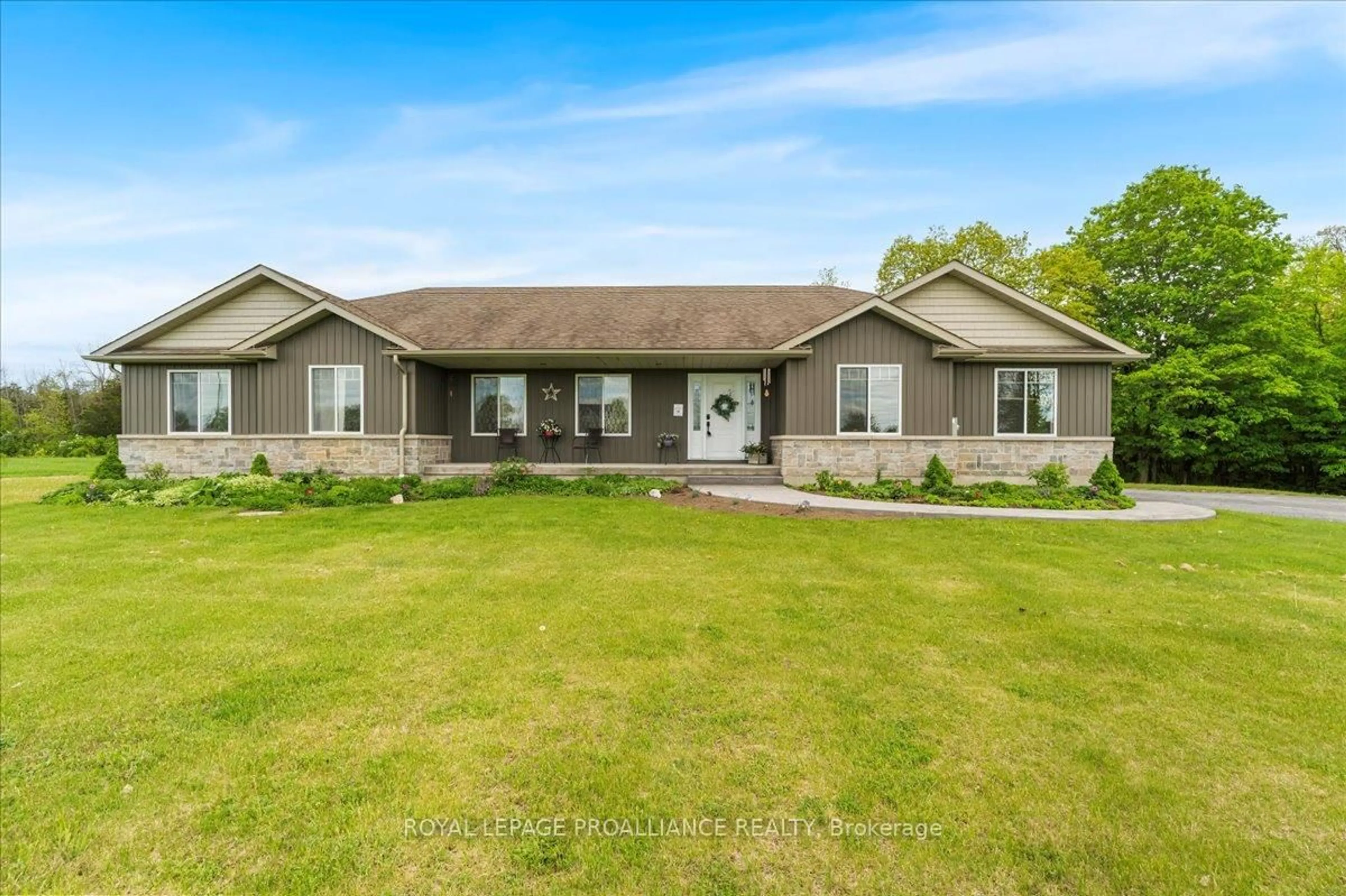 A pic from outside/outdoor area/front of a property/back of a property/a pic from drone, unknown for 1602 Casey Rd, Belleville Ontario K8N 4Z6