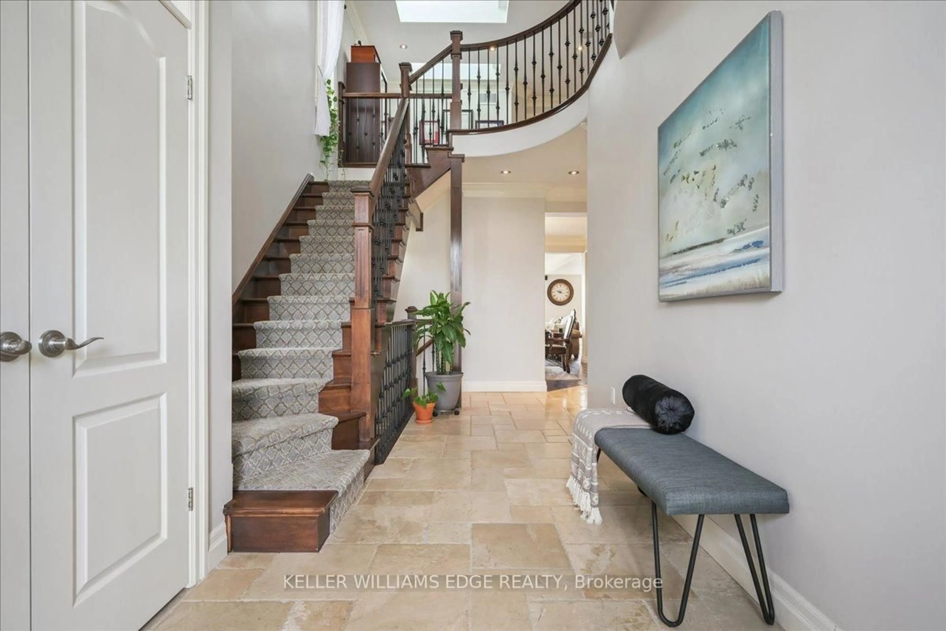 Indoor entryway for 59 Newcastle Dr, Kitchener Ontario N2R 1X2