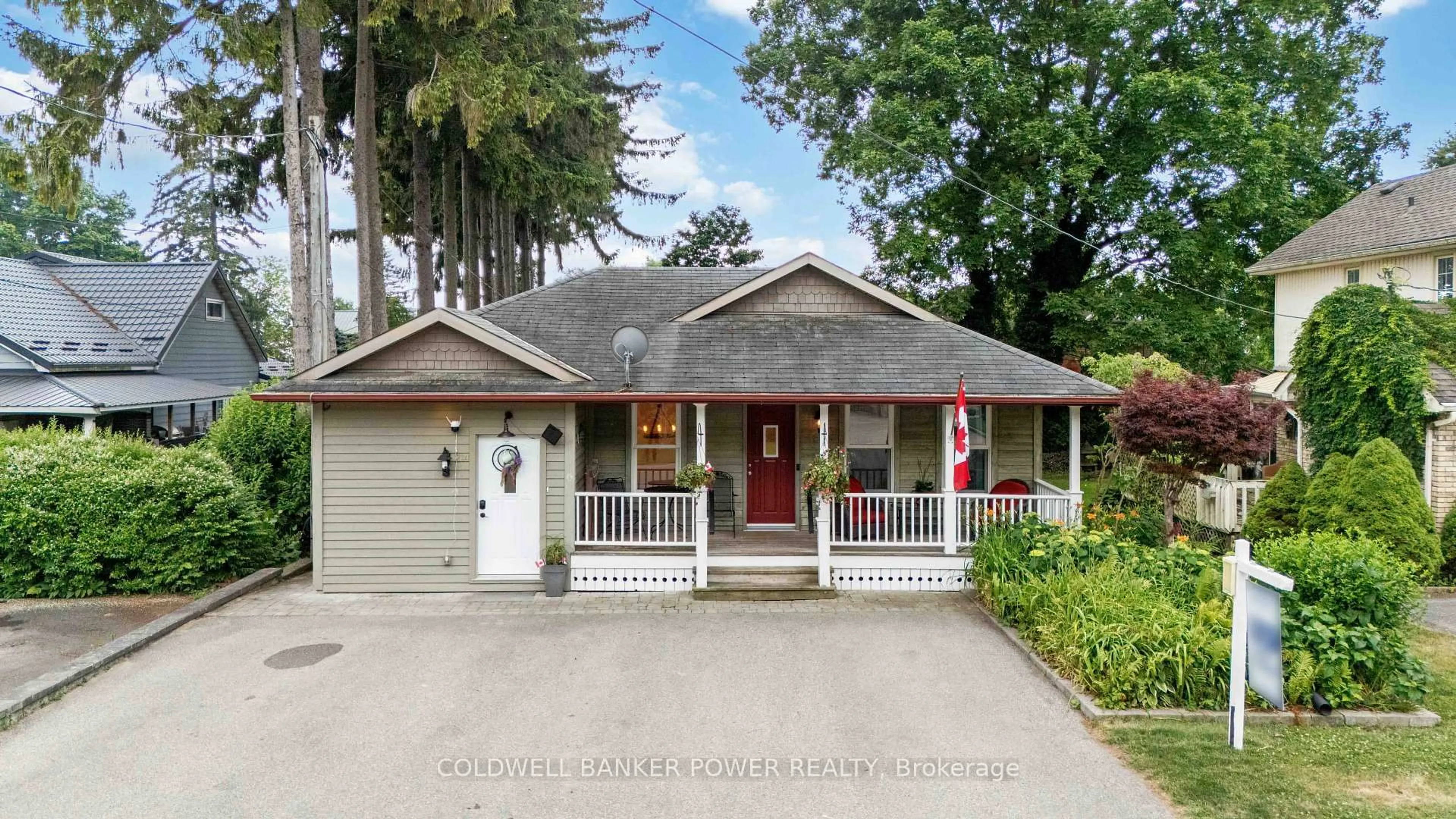 Home with vinyl exterior material, street for 214 Harrison Pl, Central Elgin Ontario N5L 1A3