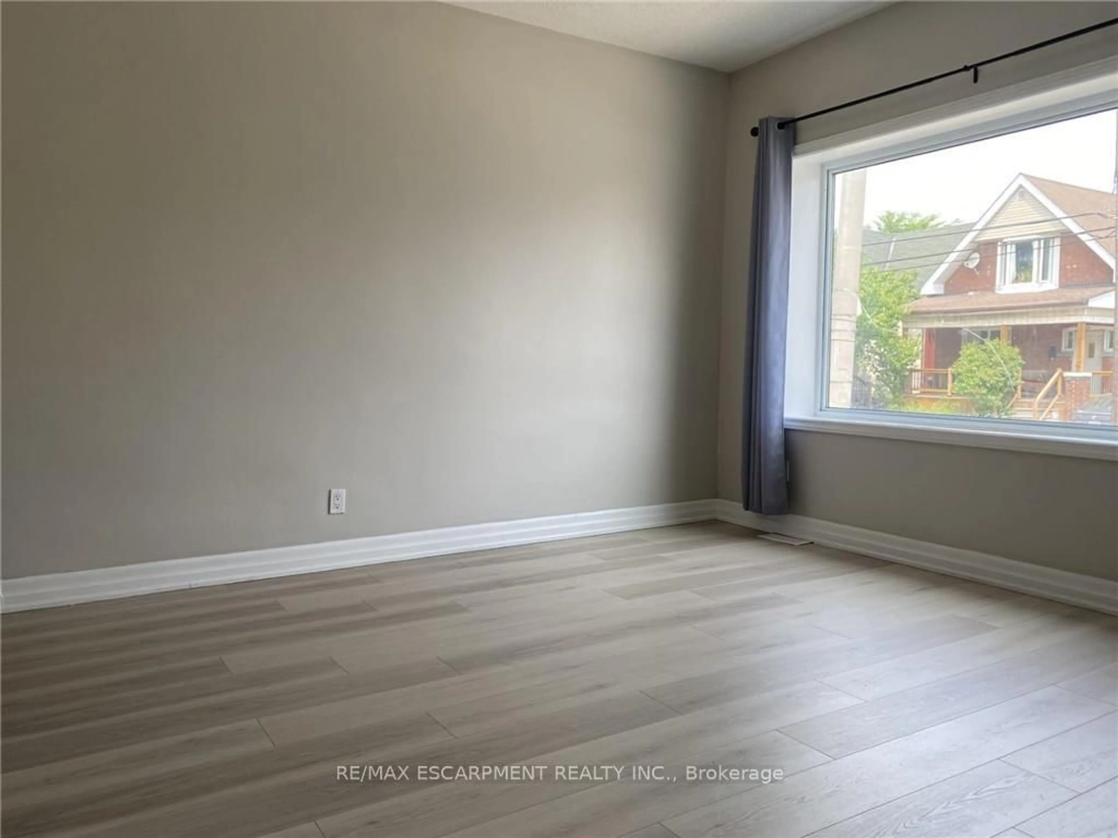 A pic of a room for 1164 Cannon St, Hamilton Ontario L8L 2K1