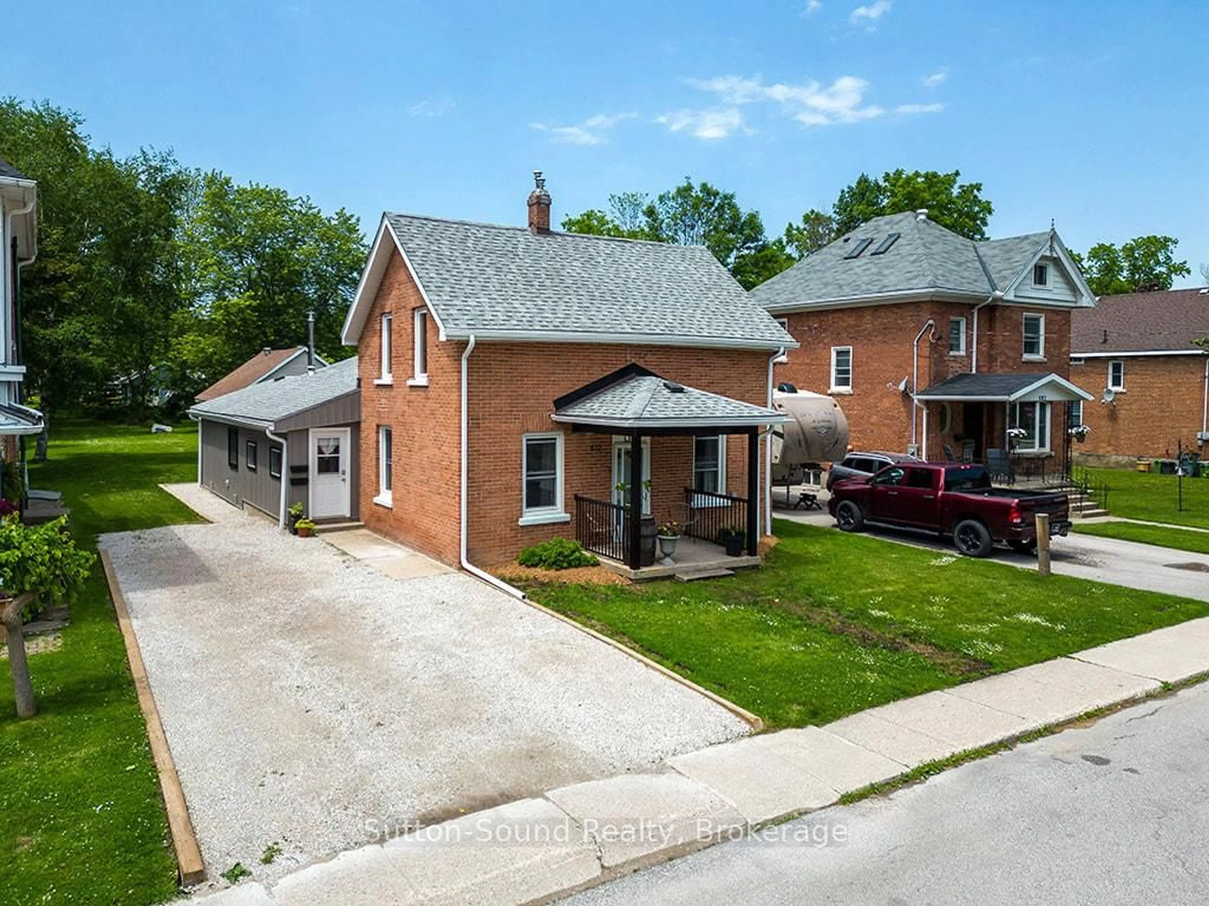 Home with brick exterior material, street for 872 5TH Ave, Owen Sound Ontario N4K 5A4