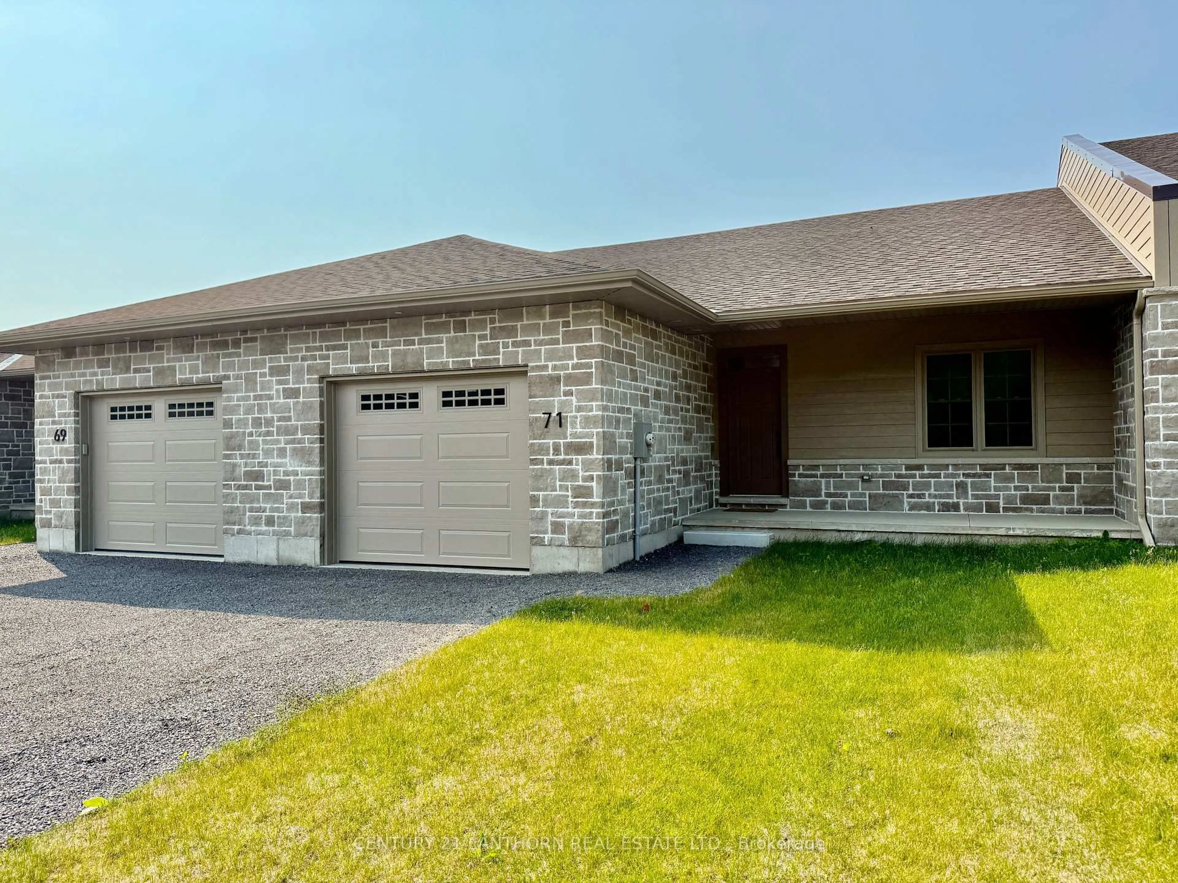 Home with brick exterior material, building for 71 Seymour St, Madoc Ontario K0K 2K0