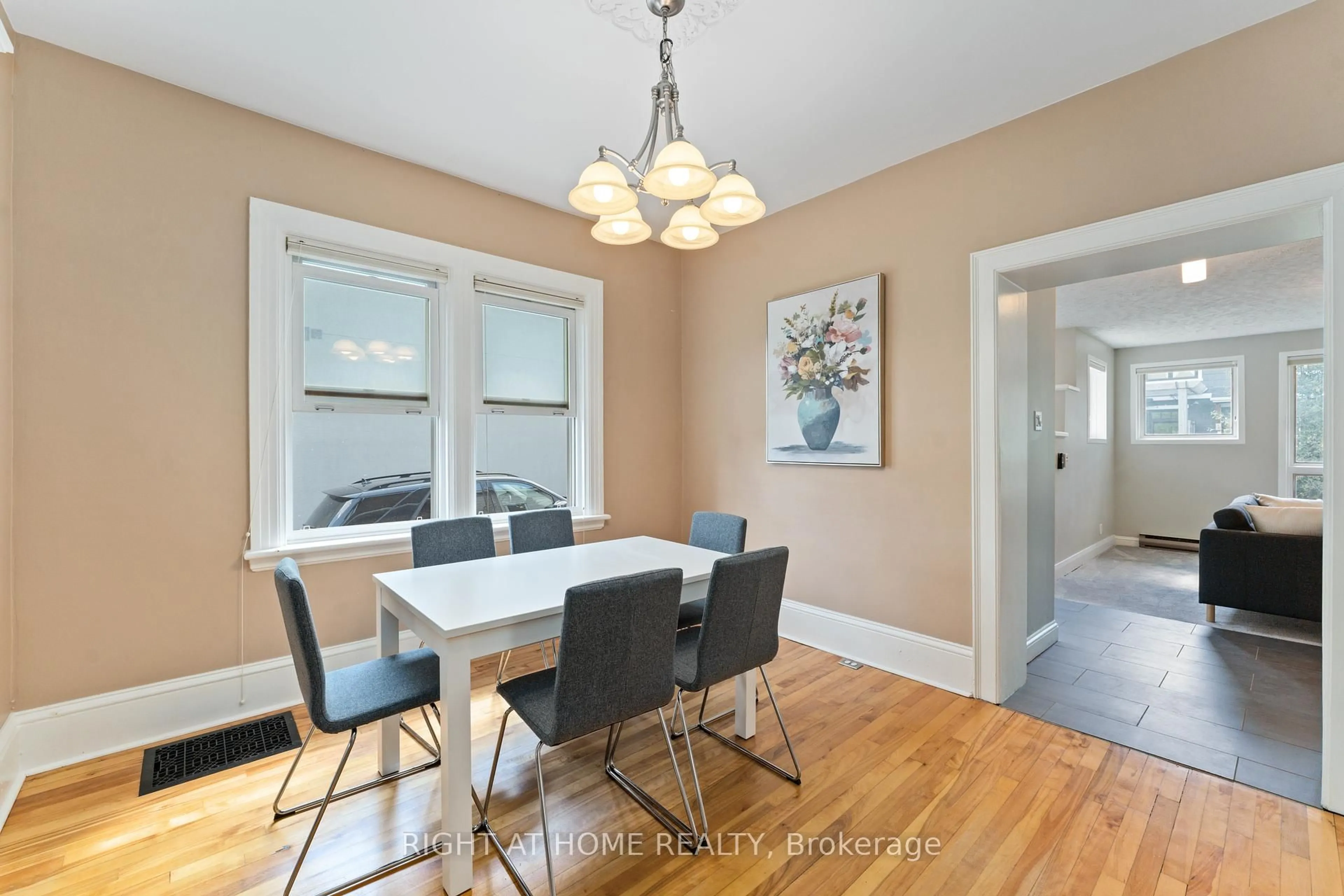 Dining room, wood/laminate floor for 284 Churchill Ave, Ottawa Ontario K1Z 5B6